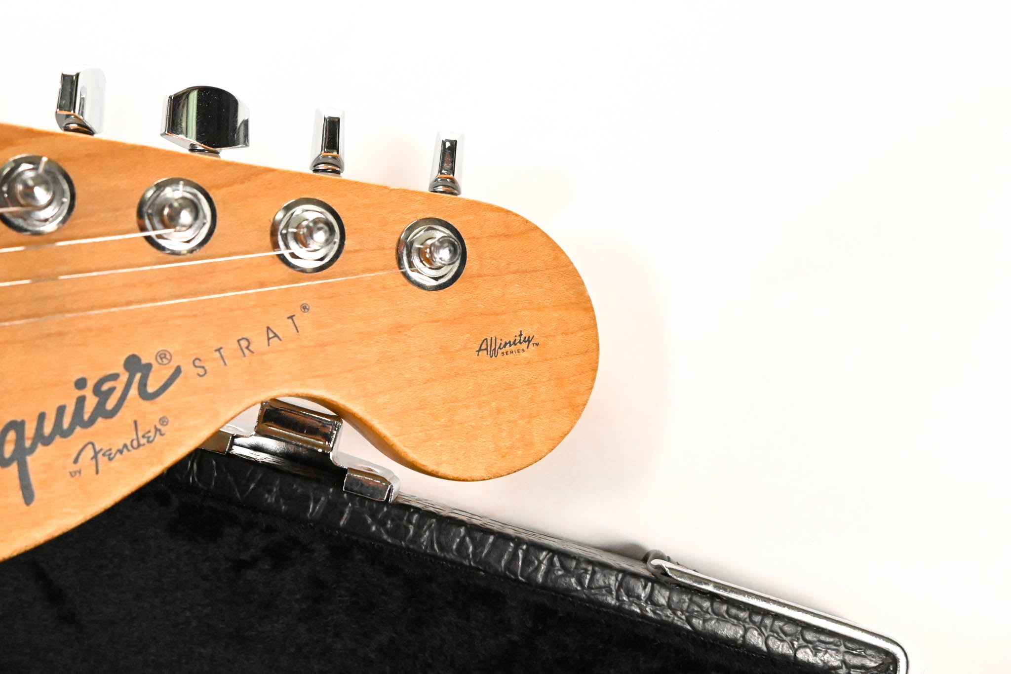 Squier Affinity Series Stratocaster - Blue with Hardshell Case