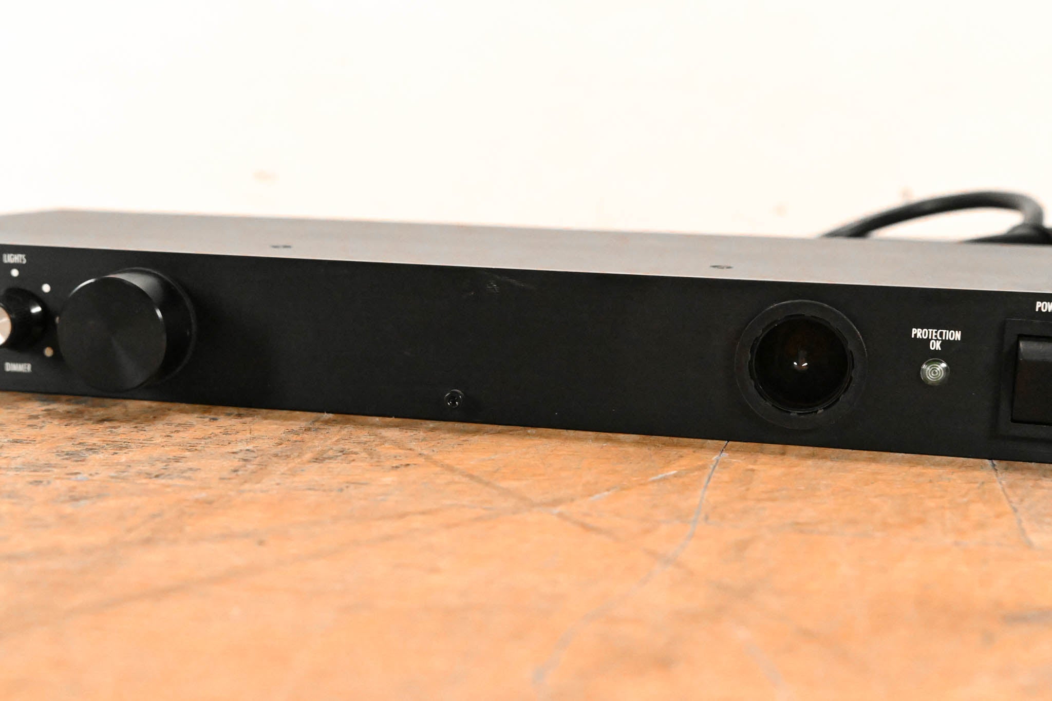 Furman M-8Lx 15A Merit Series Power Conditioner with Lights