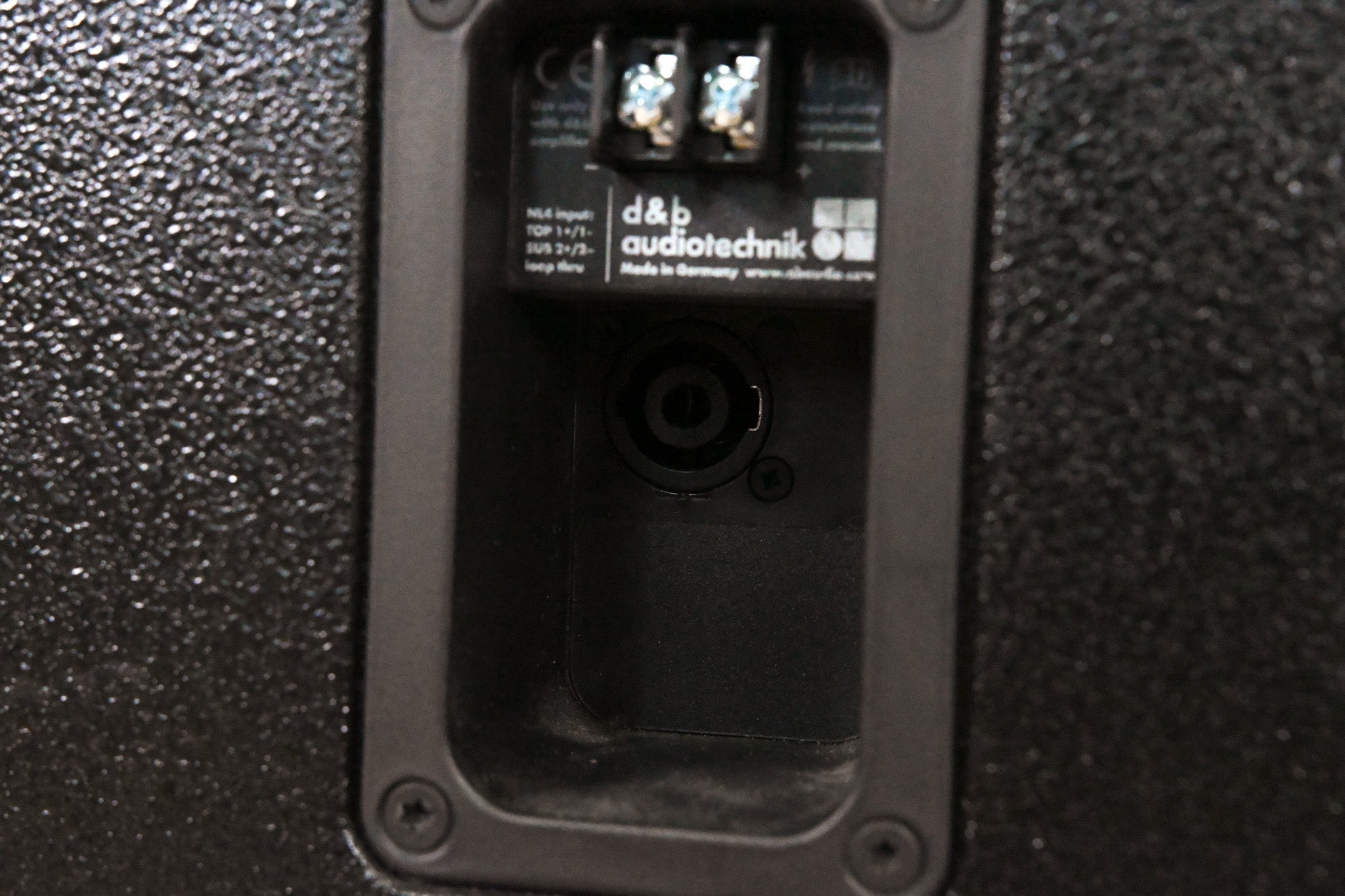 d&b audiotechnik 24S Full-Range 2-Way Point-Source Loudspeaker