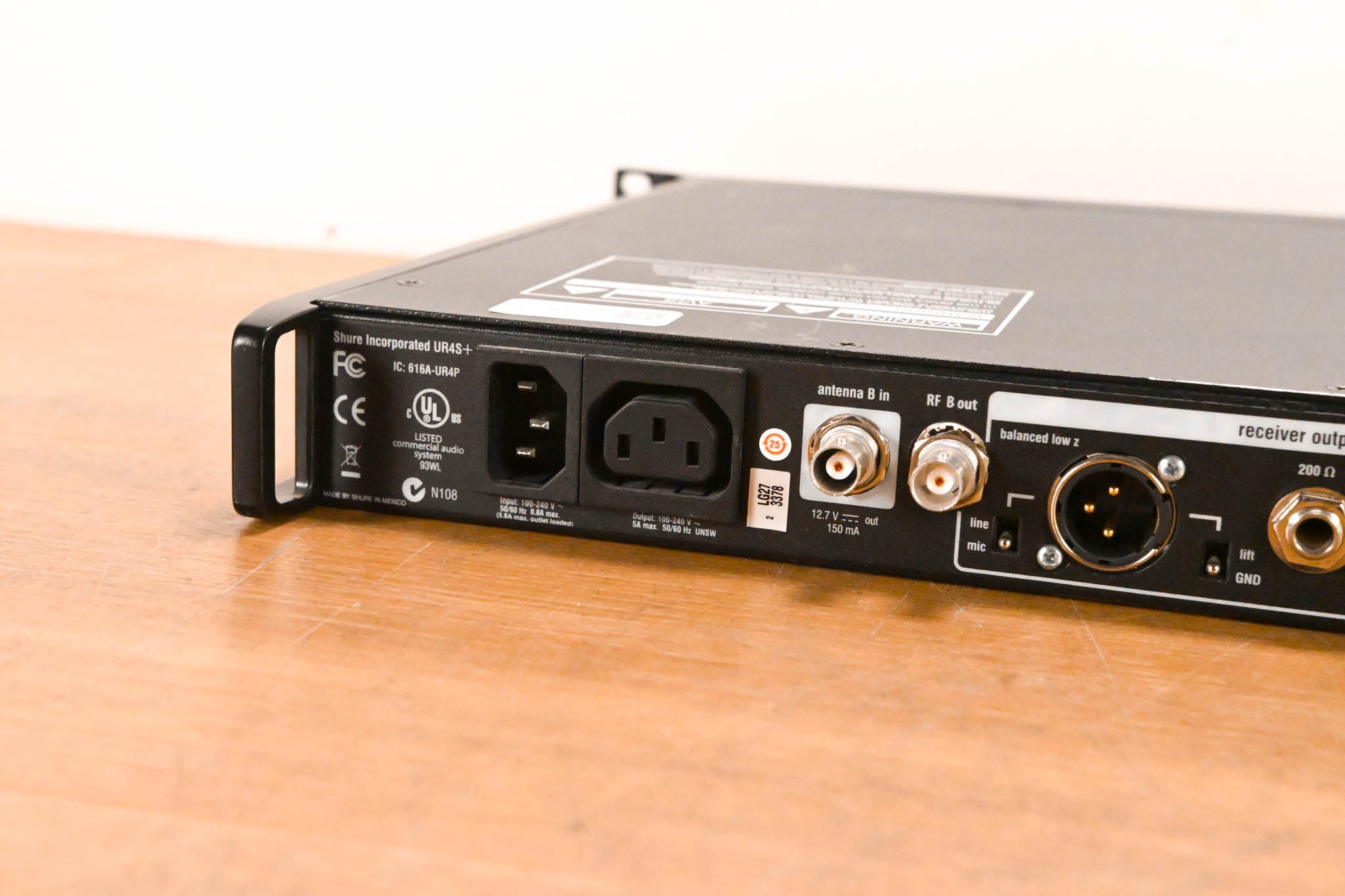Shure UR4S+ Wireless Receiver with one UR2/SM58 Handheld Mic - G1 Band