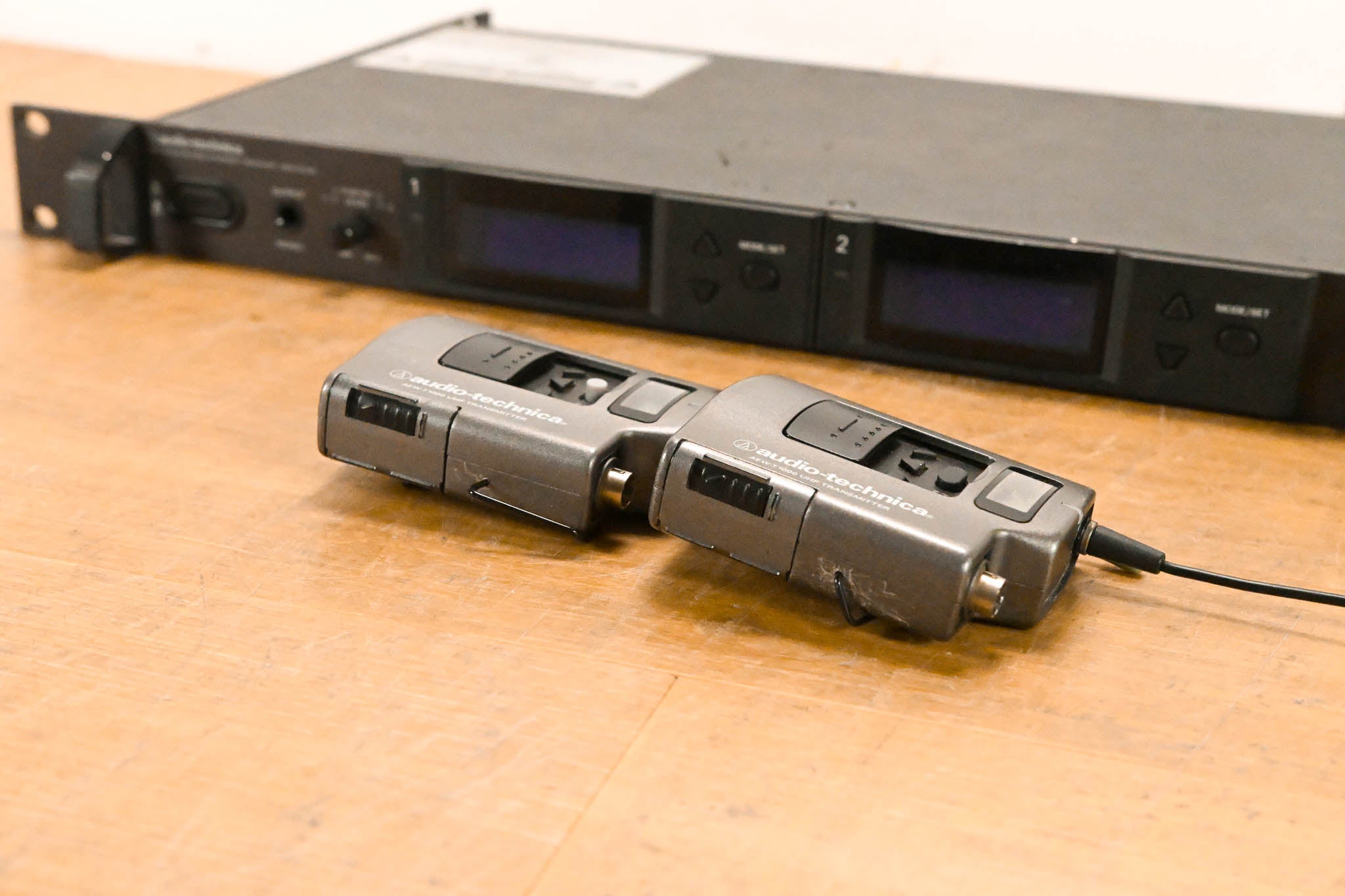 Audio-Technica AEW-R5200 Receiver w/ two AEW-T1000 Bodypacks: 541-566MHz
