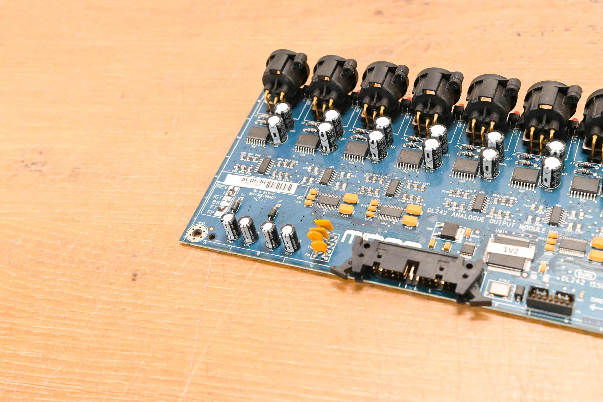 Midas DL242 Analogue Output Module 8-Channel XLR Card - Issue A