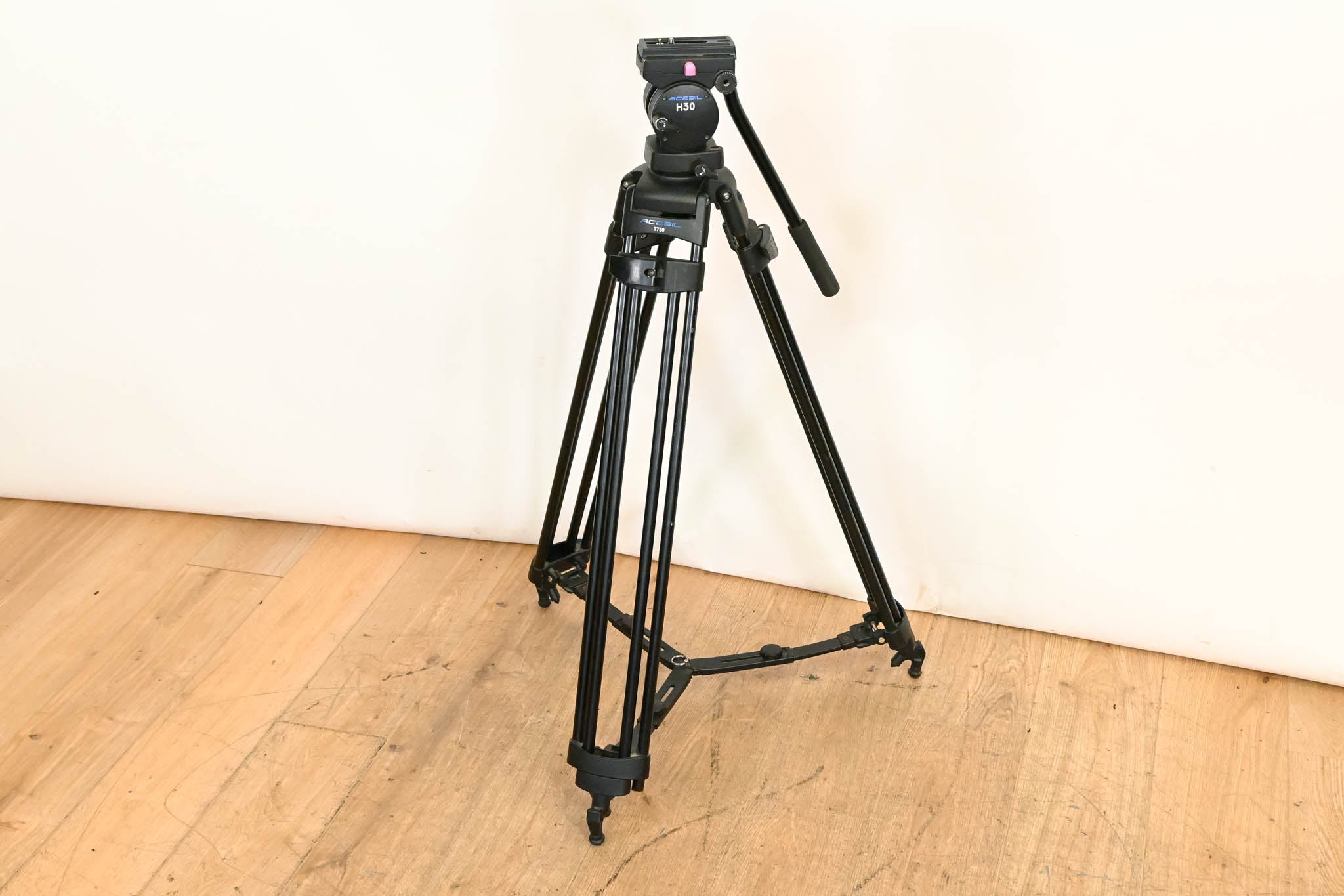 Acebil H30 Fluid Head with Acebil T750 Tripod Legs
