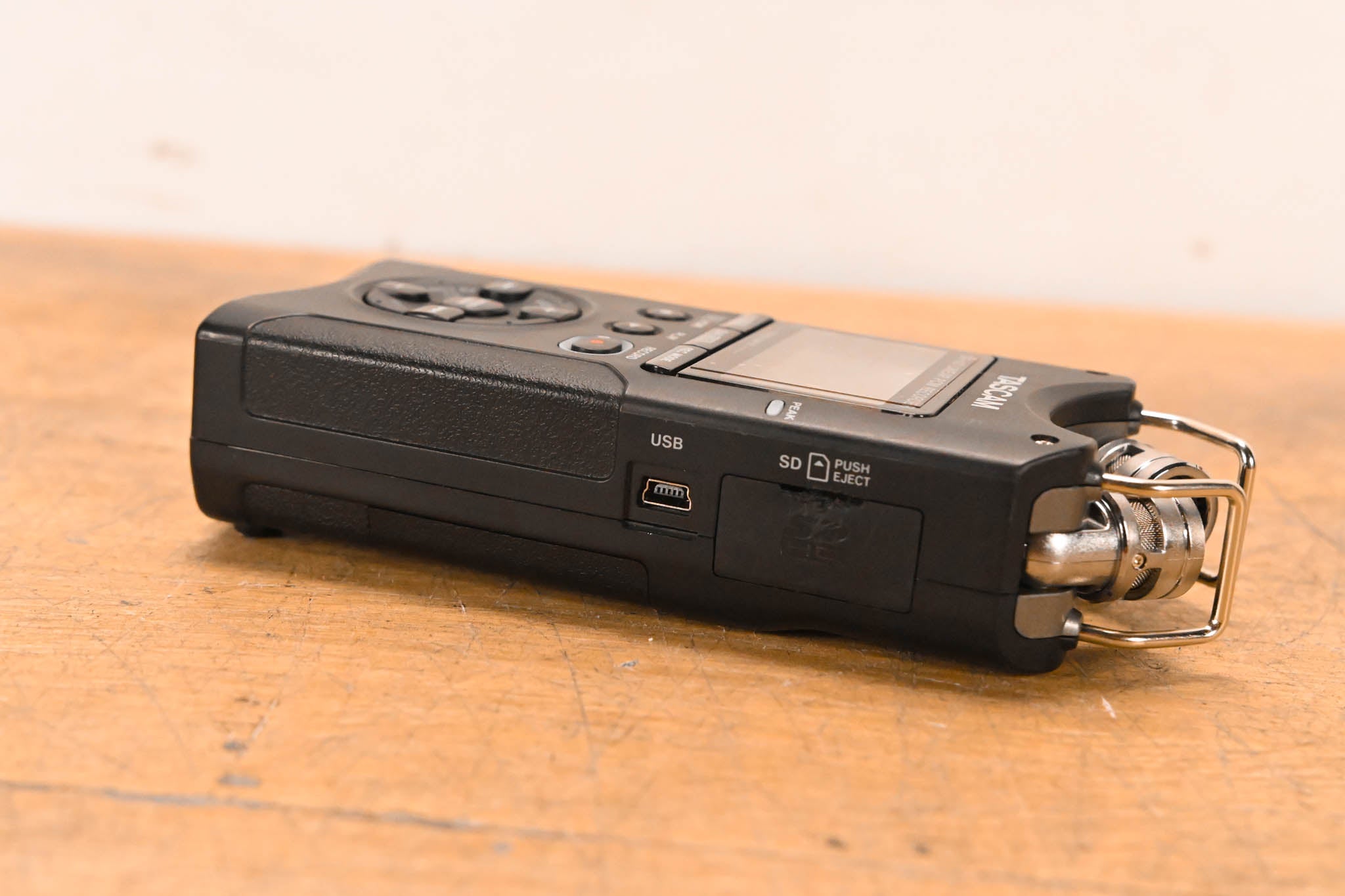 TASCAM DR-40 Handheld 4-Track Recorder