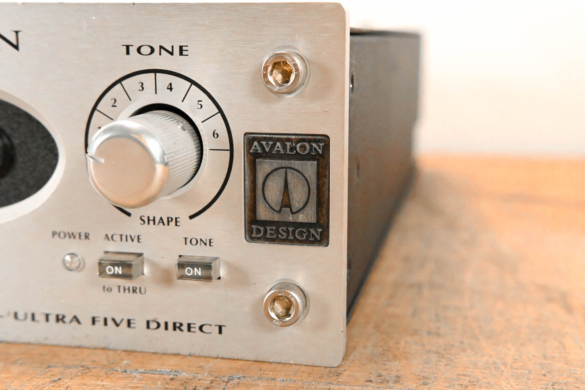Avalon U5 Active Instrument Direct Box and Preamp