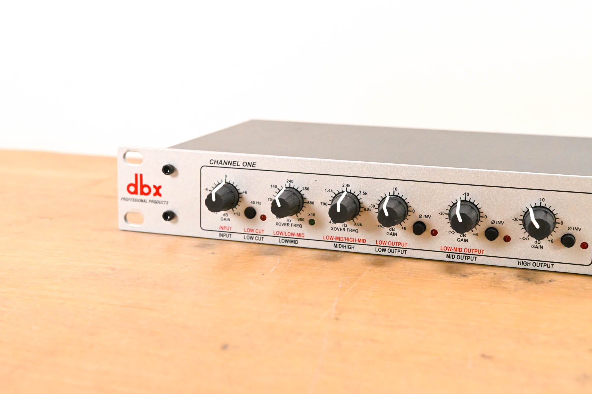 dbx 234xs 2/3-Way Stereo, 4-Way Mono Crossover