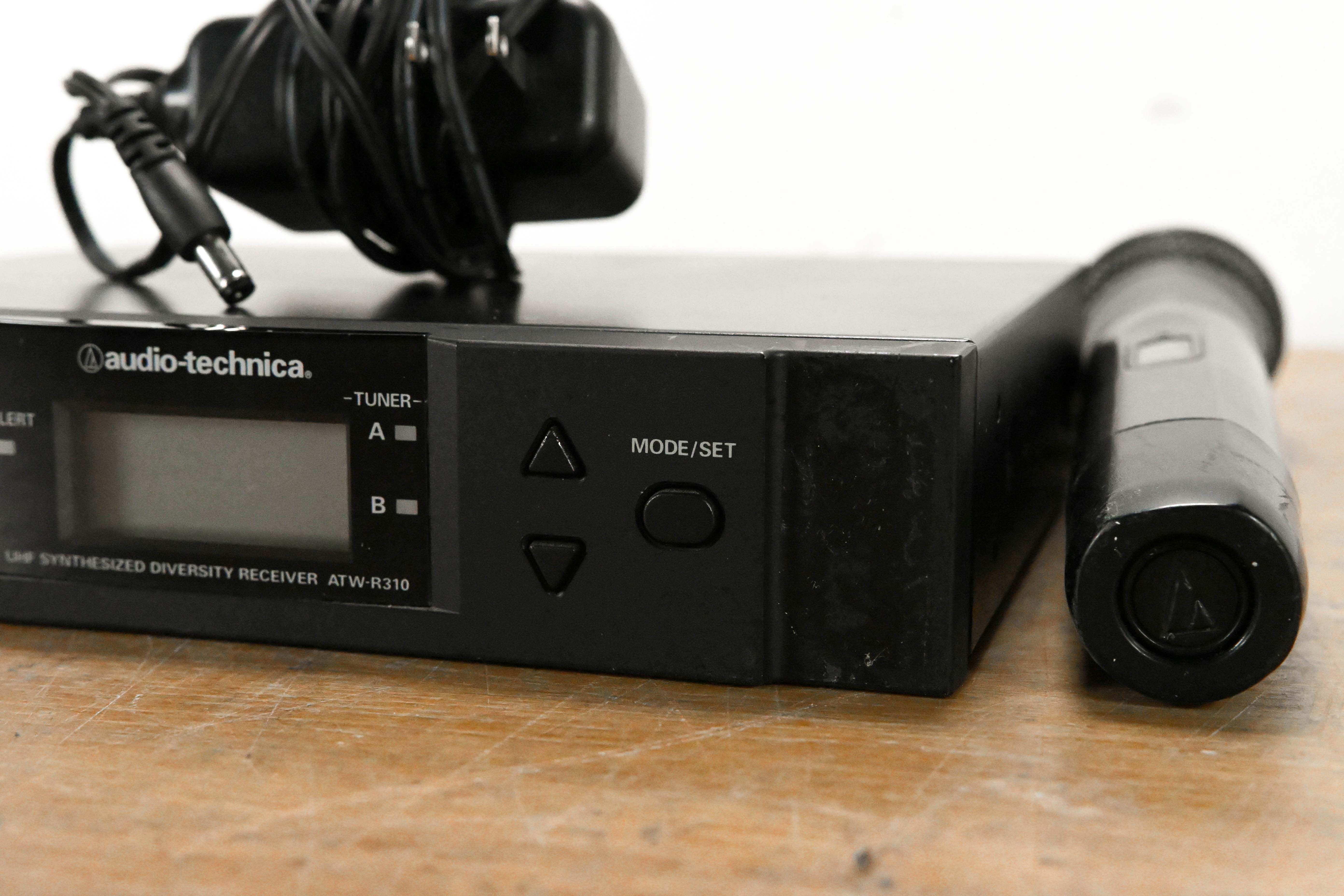 Audio-Technica ATW-R310 Wireless Receiver w/ ATW-T341 Mic - 541-566 MHz