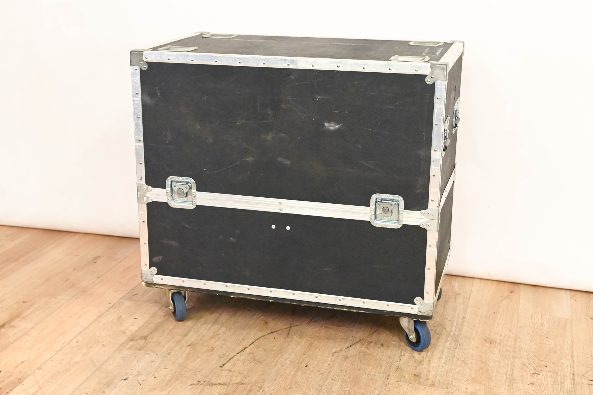 Electro-Voice (EV) ZX5-60 15" Passive 600W Speaker (PAIR) w/ Road Case