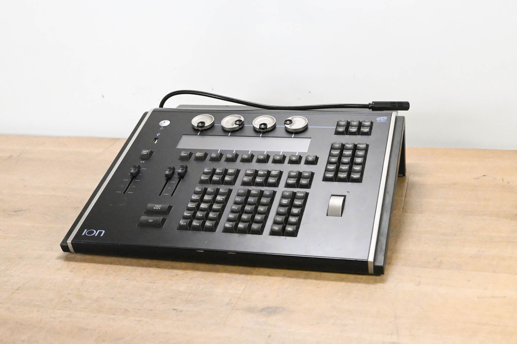 ETC ION 1000 Lighting Console