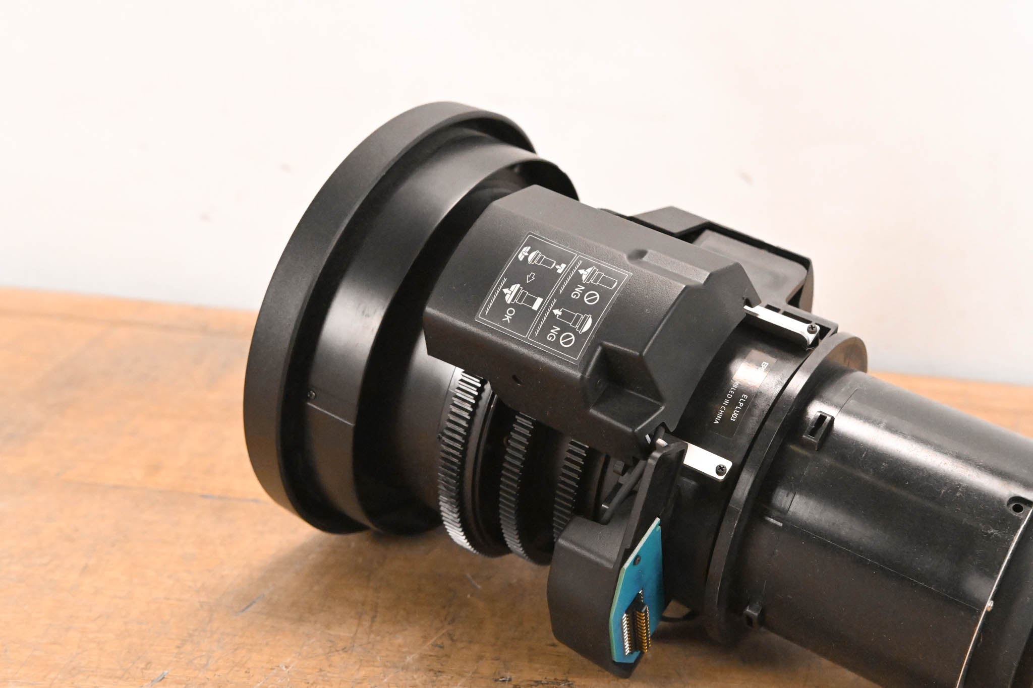 Epson ELPLU03 Wide Short Throw Zoom Lens #1