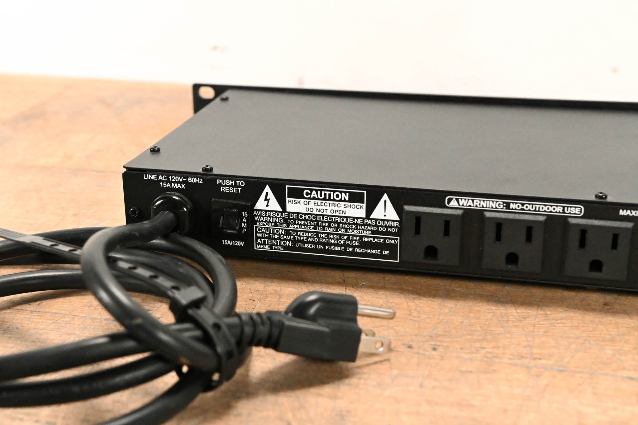 Furman M-8 8-Outlet Power Conditioner