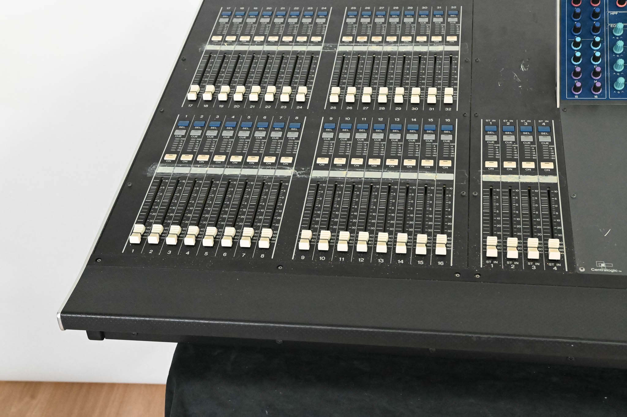Yamaha M7CL-48 48-Channel Digital Audio Mixing Console