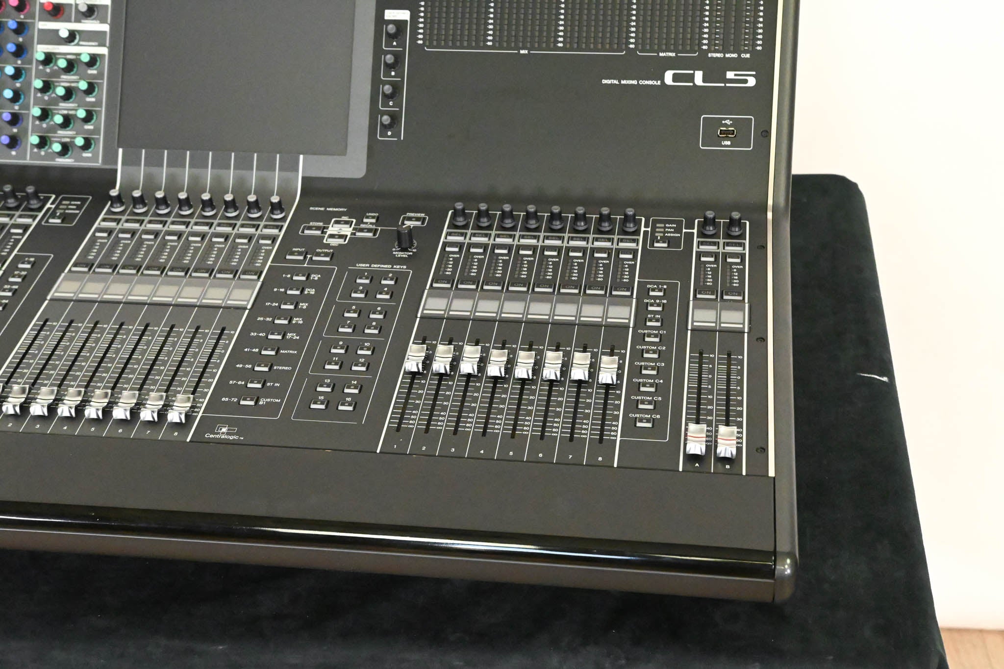 Yamaha CL5 72-Channel Digital Mixing Console