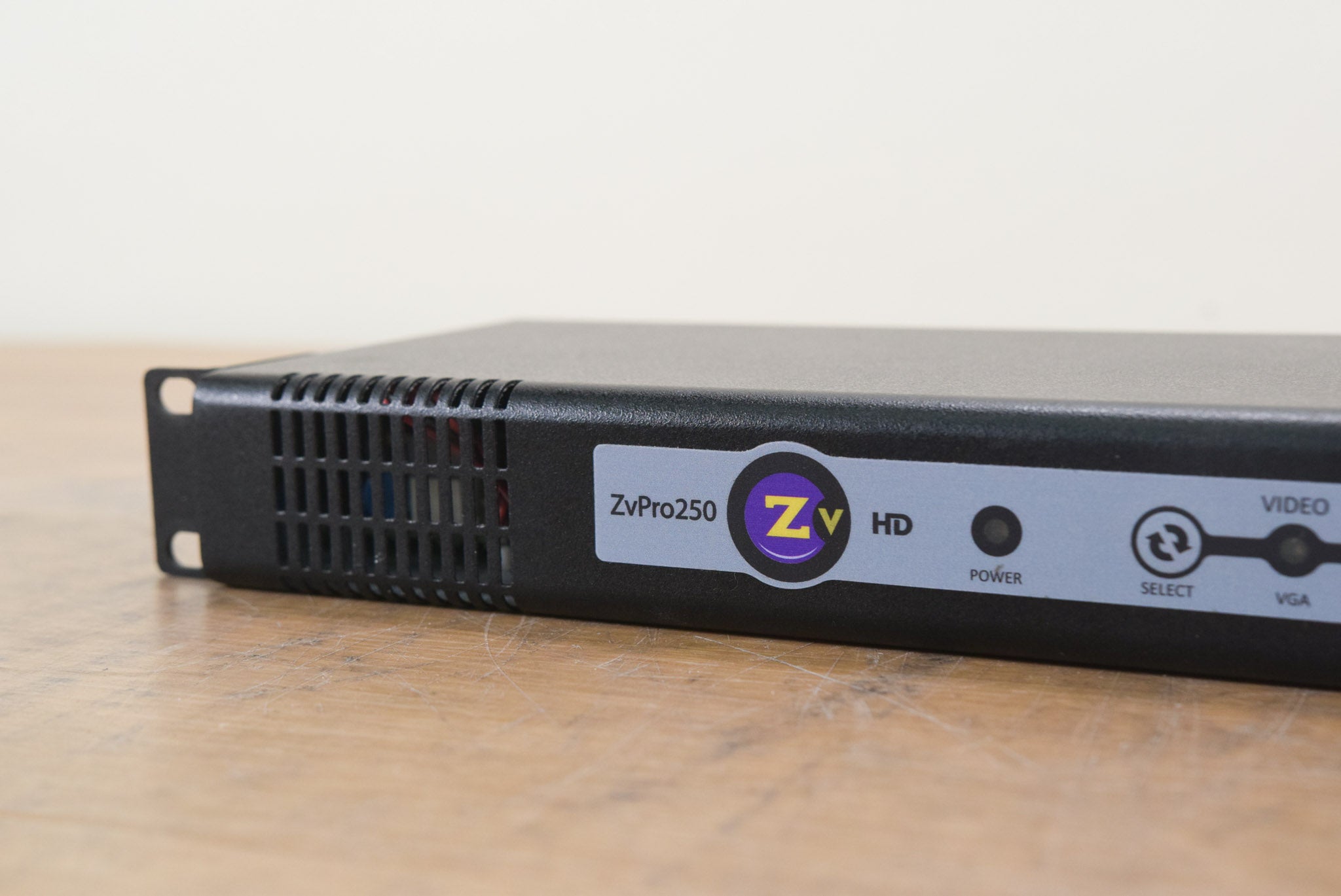 ZeeVee ZvPro 250 MPEG-2 Encoder Modulator