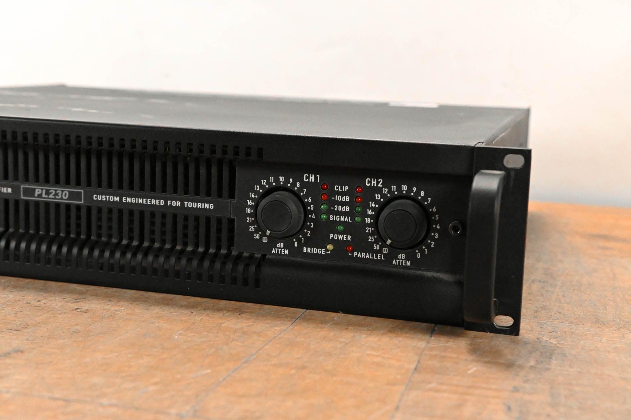 QSC PL230 PowerLight 2 Series 2-Channel 1500W Power Amplifier