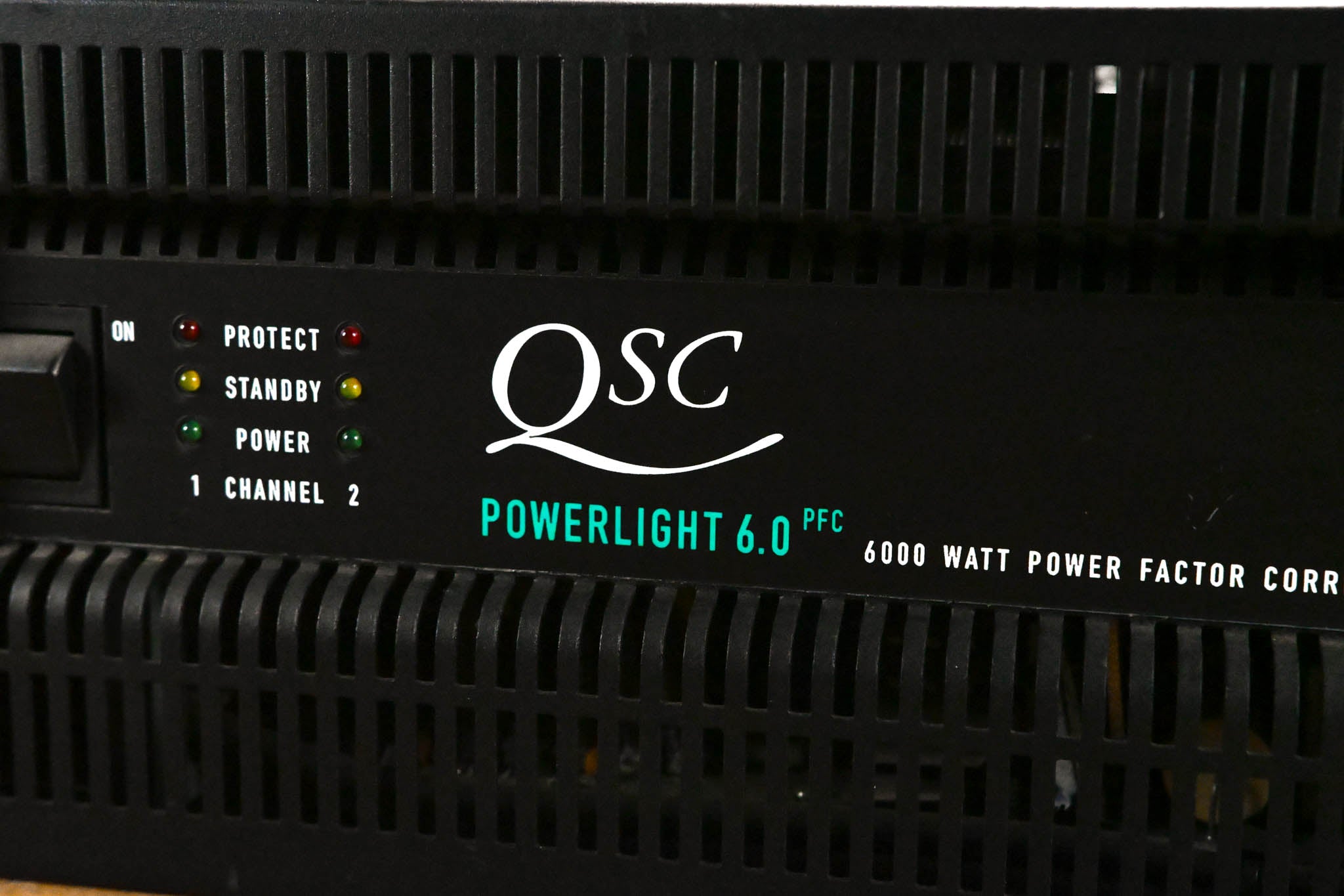 QSC PowerLight 6.0 PFC Power Factor Corrected 2-Channel Power Amplifier