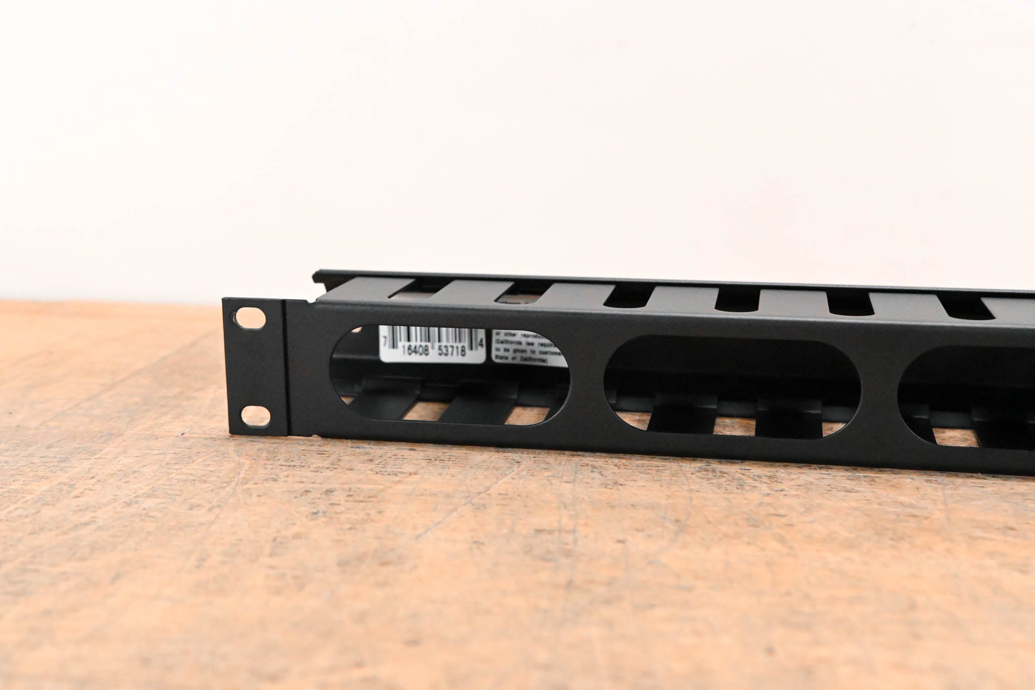 Gator Rackworks GRW-PNLCBLMNG1 1U Cable Management with Cap