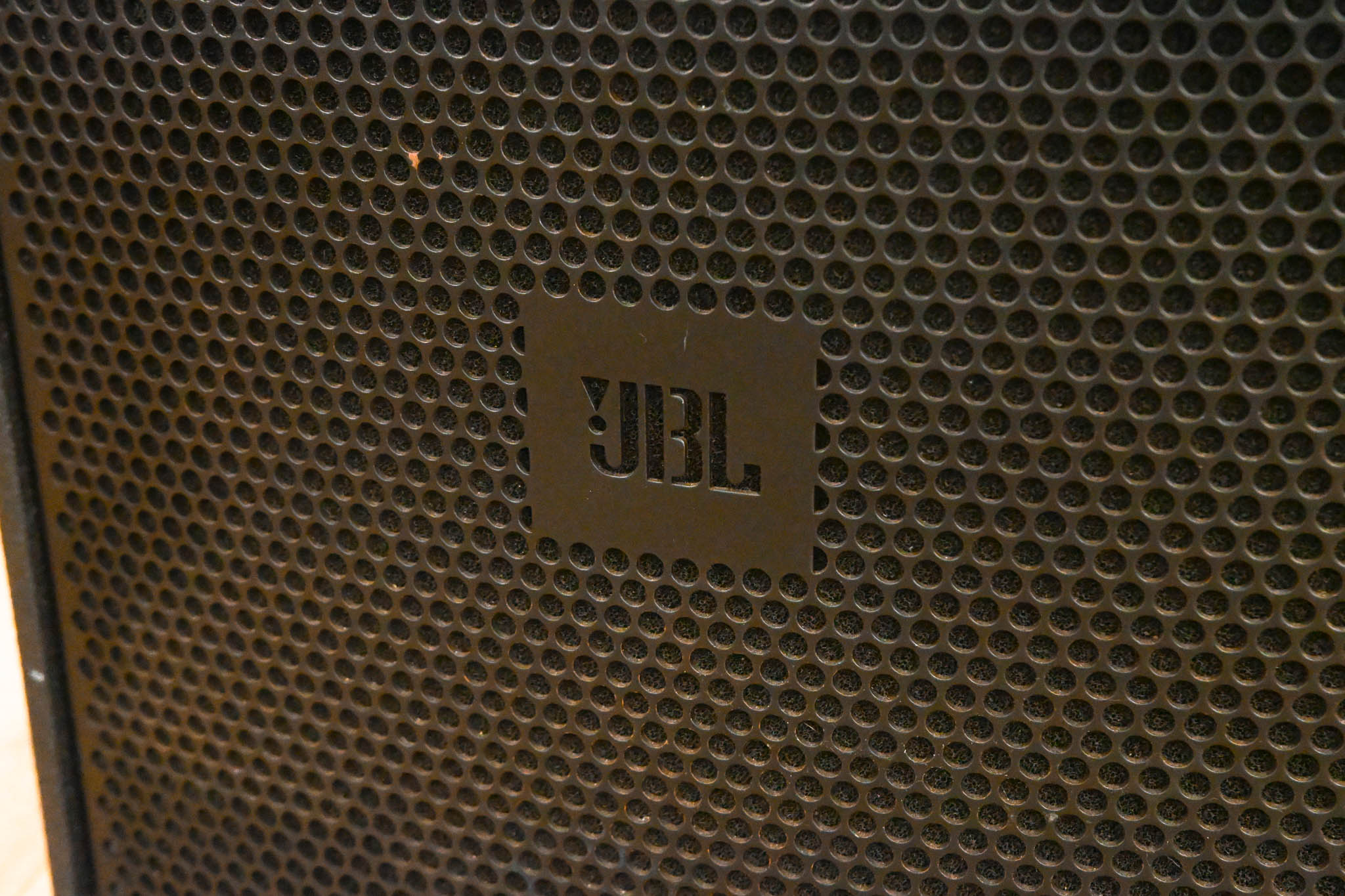 JBL VP7212/95DPAN 2200W 12" Two-Way Powered Loudspeaker