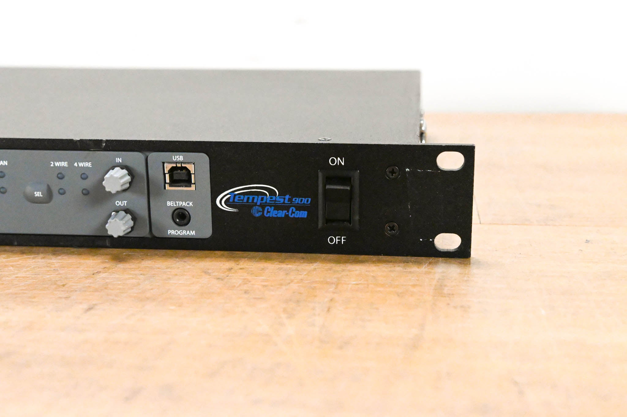 Clear-Com CM-922 Tempest 900 TMB22509INCC Wireless Intercom Base Station