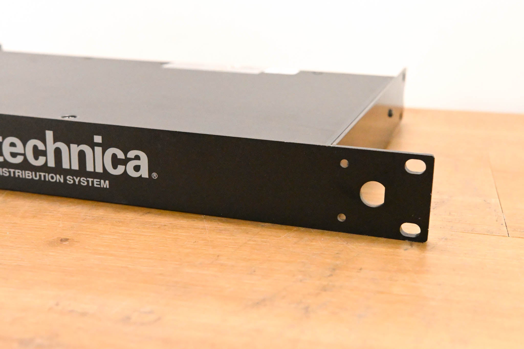 Audio-Technica AEW-DA660D UHF Antenna Distribution System