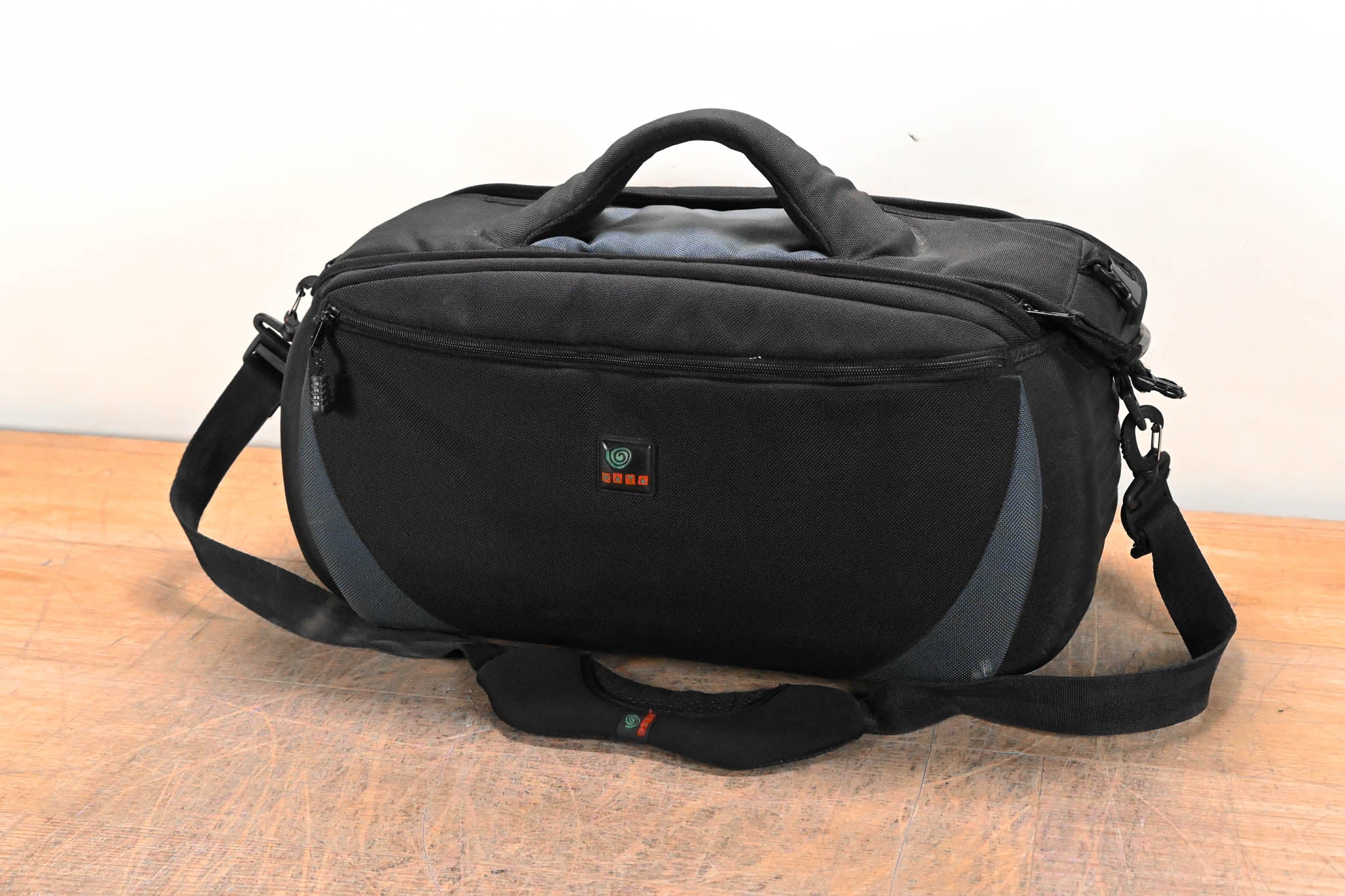 Kata CC-193 Shoulder Case for Camcorders