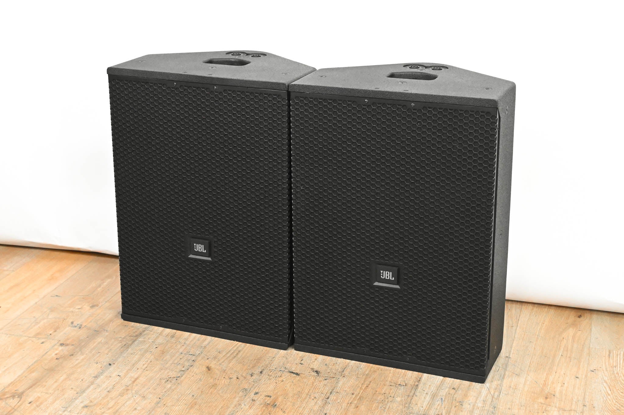 JBL VTX F15 15-inch Bi-Amplified 2-Way Loudspeaker Pair with Road Case