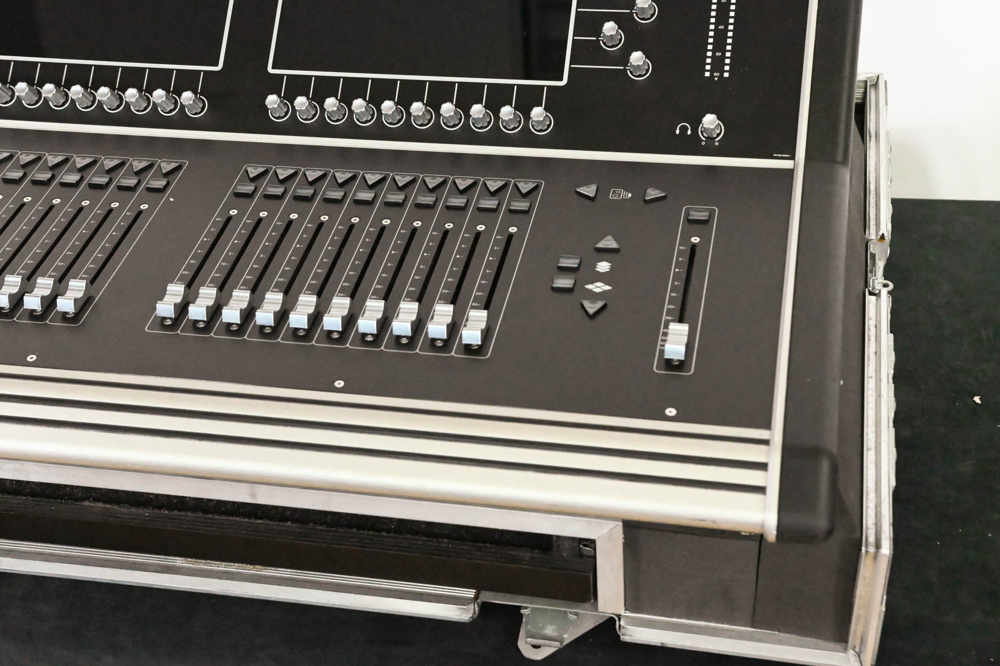 DiGiCo S21 Digital Mixing Console w/ 64-Channel Upgrade & Road Case