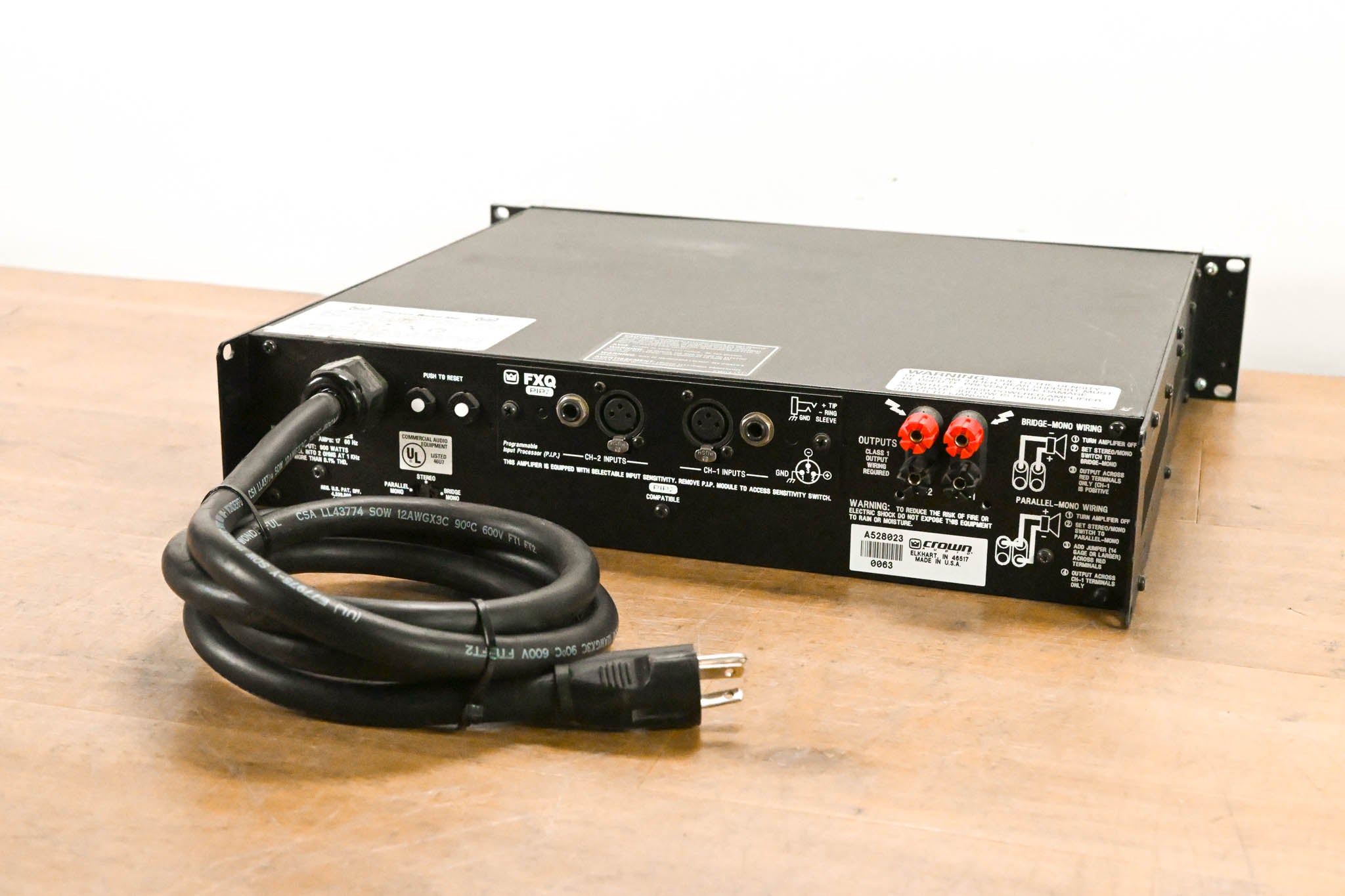 Crown Macro-Tech 2402 2-Channel Power Amplifier