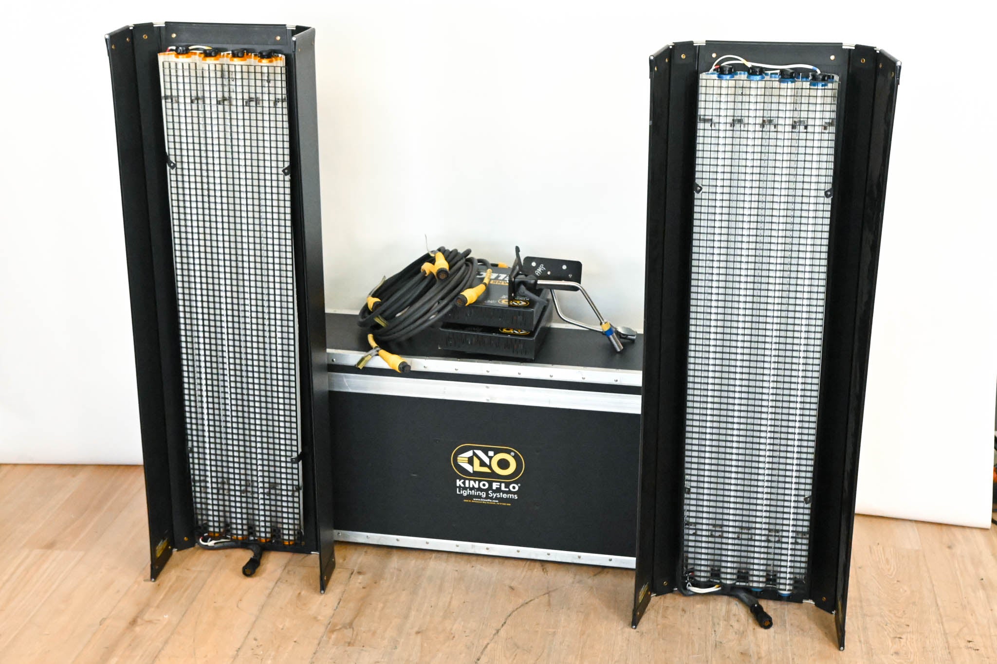 Kino Flo Select 4Bank 2-Light Gaffer Kit