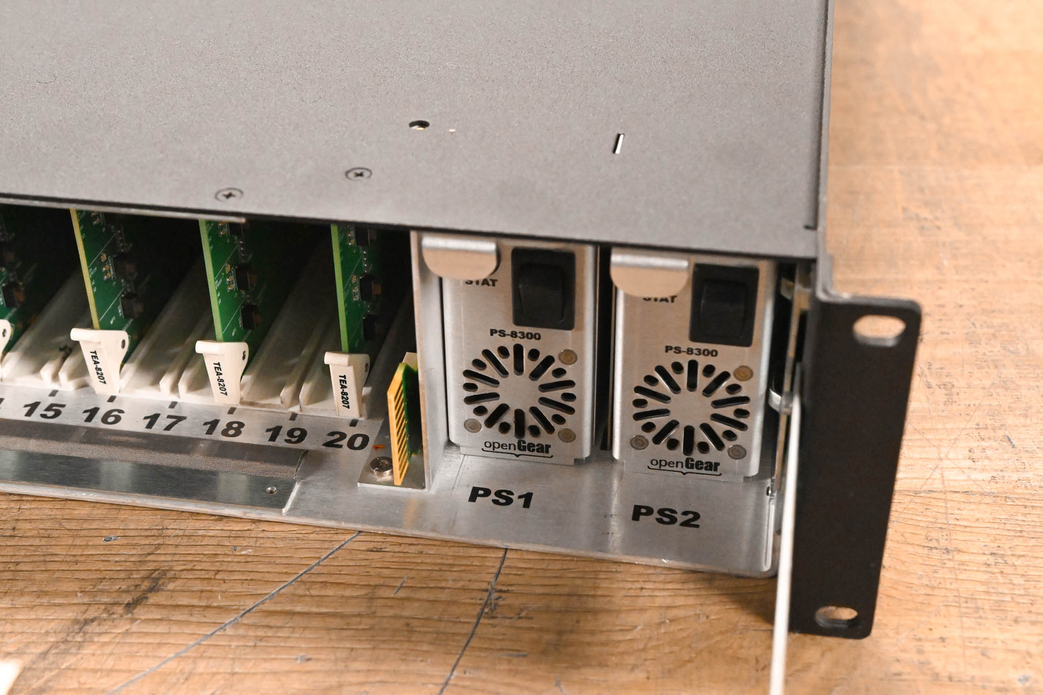 Ross DFR-8321 OpenGear 2RU Module Frame with Cards