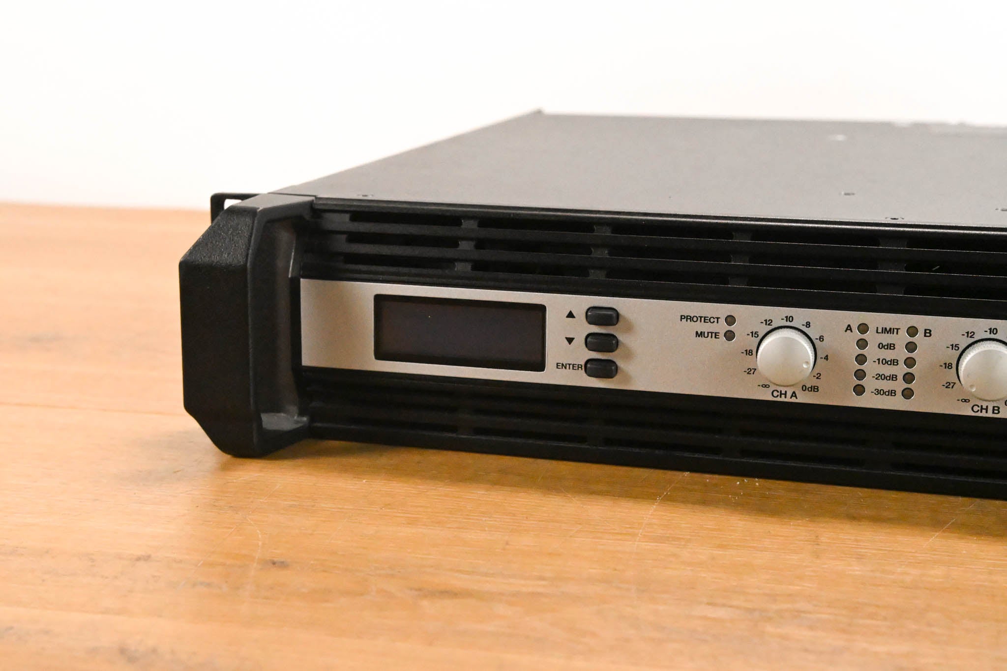 Electro-Voice (EV) TG-5 120V 2-Channel Tour Grade Power Amplifier