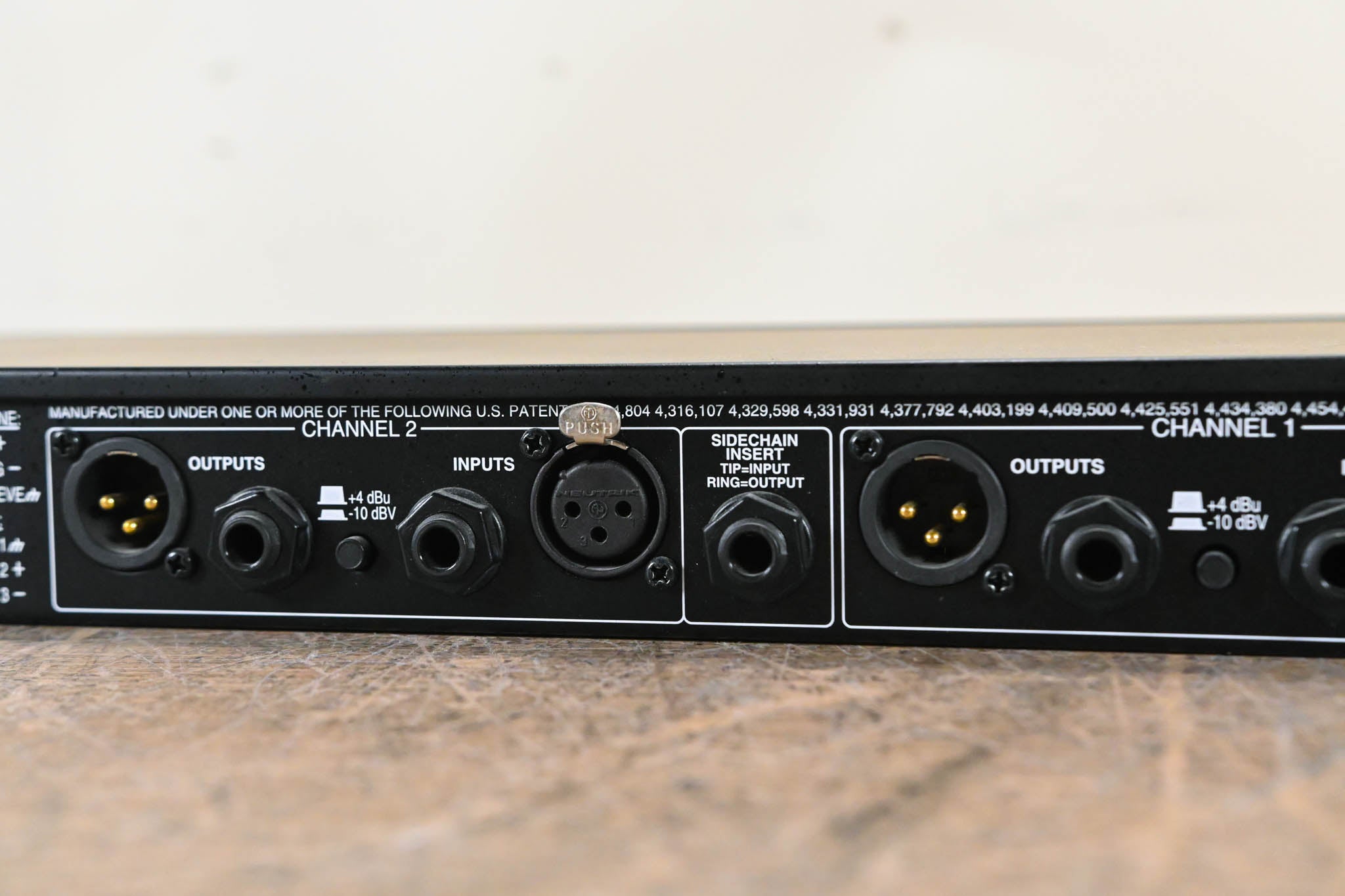 dbx 166XL 2-Channel Compressor/Limiter/Gate