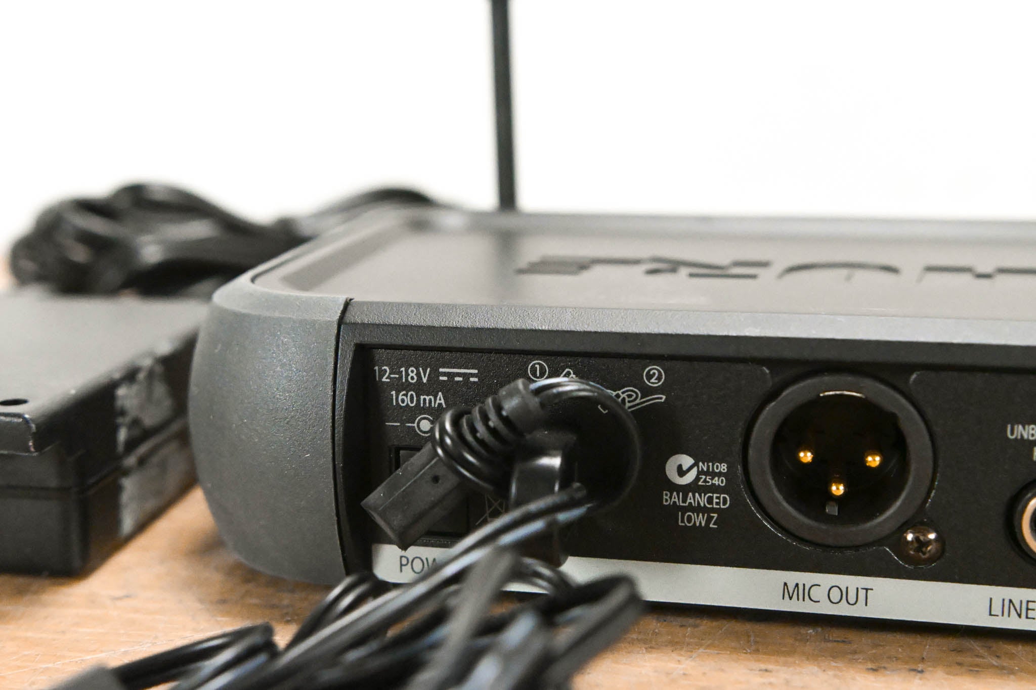 Shure PGX24/BETA58A Handheld Wireless System - L5 Band: 644-662 MHz
