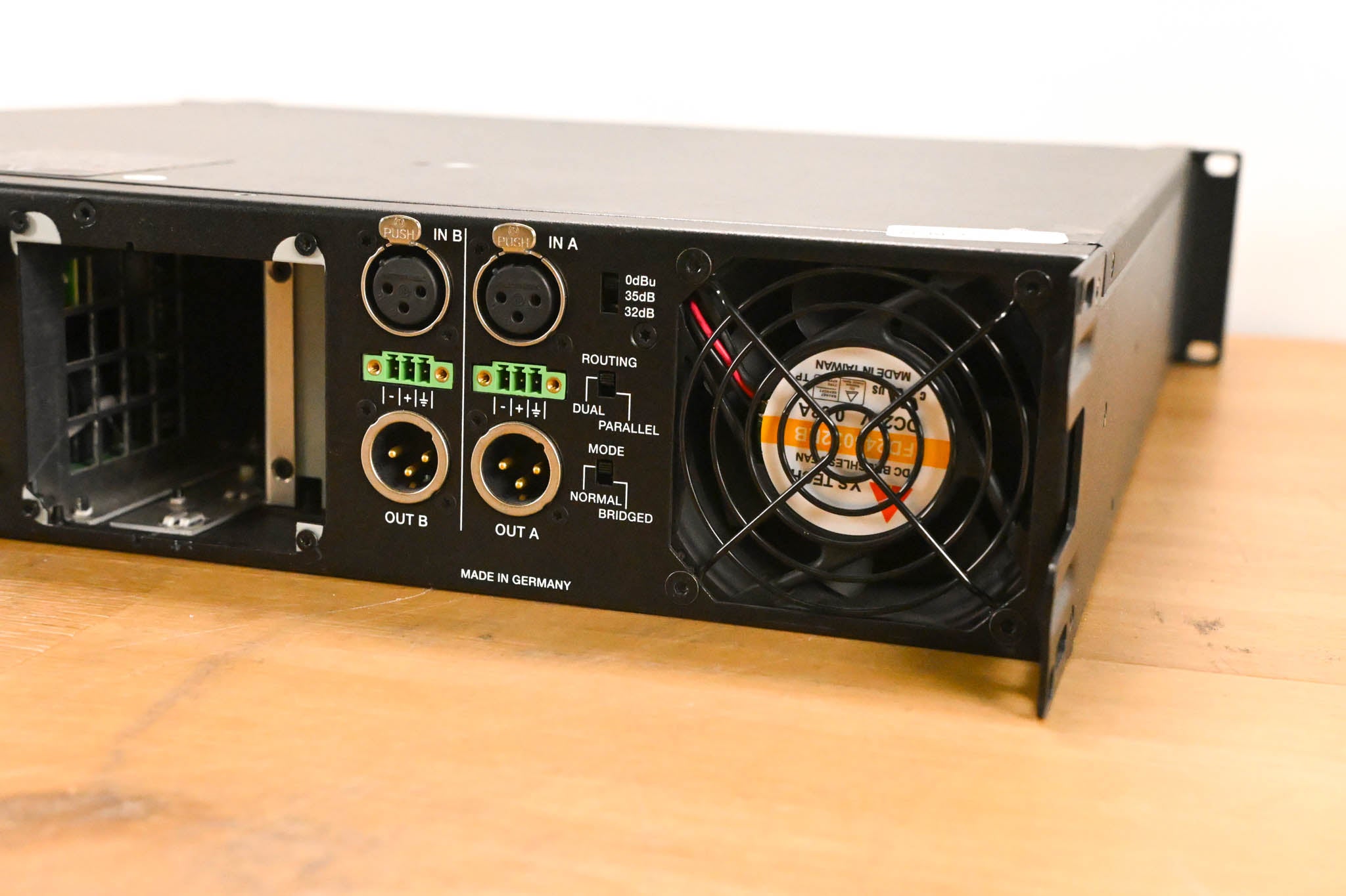 Electro-Voice (EV) TG-7 Tour-Grade Stereo Power Amplifier