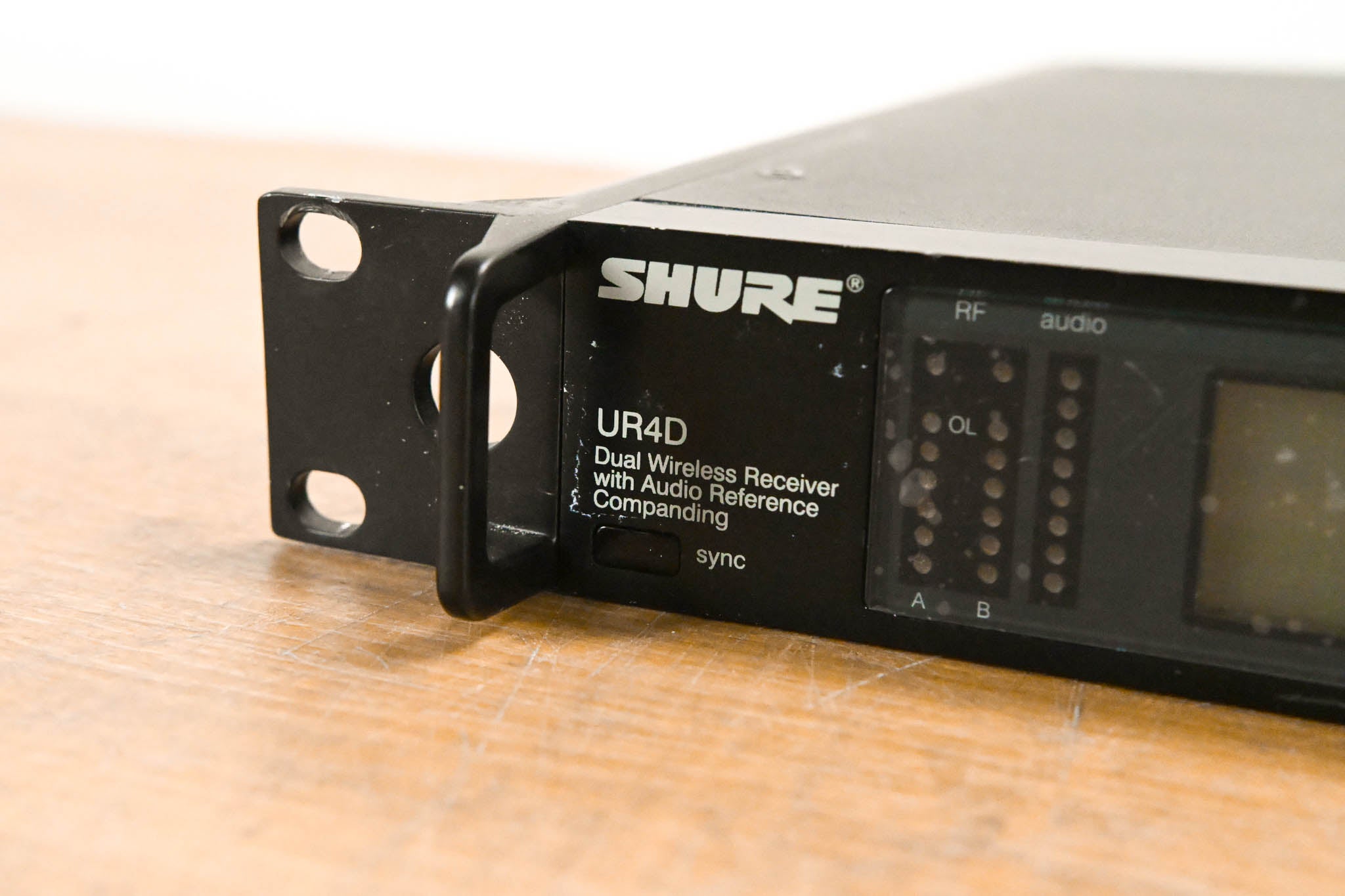 Shure UR4D Dual-Channel UHF Wireless Receiver - L3 Band: 638-698 MHz