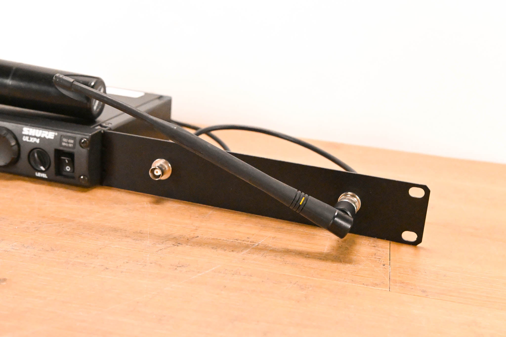 Shure ULXP24/BETA87A Handheld Wireless System - M1 Band NO POWER SUPPLY