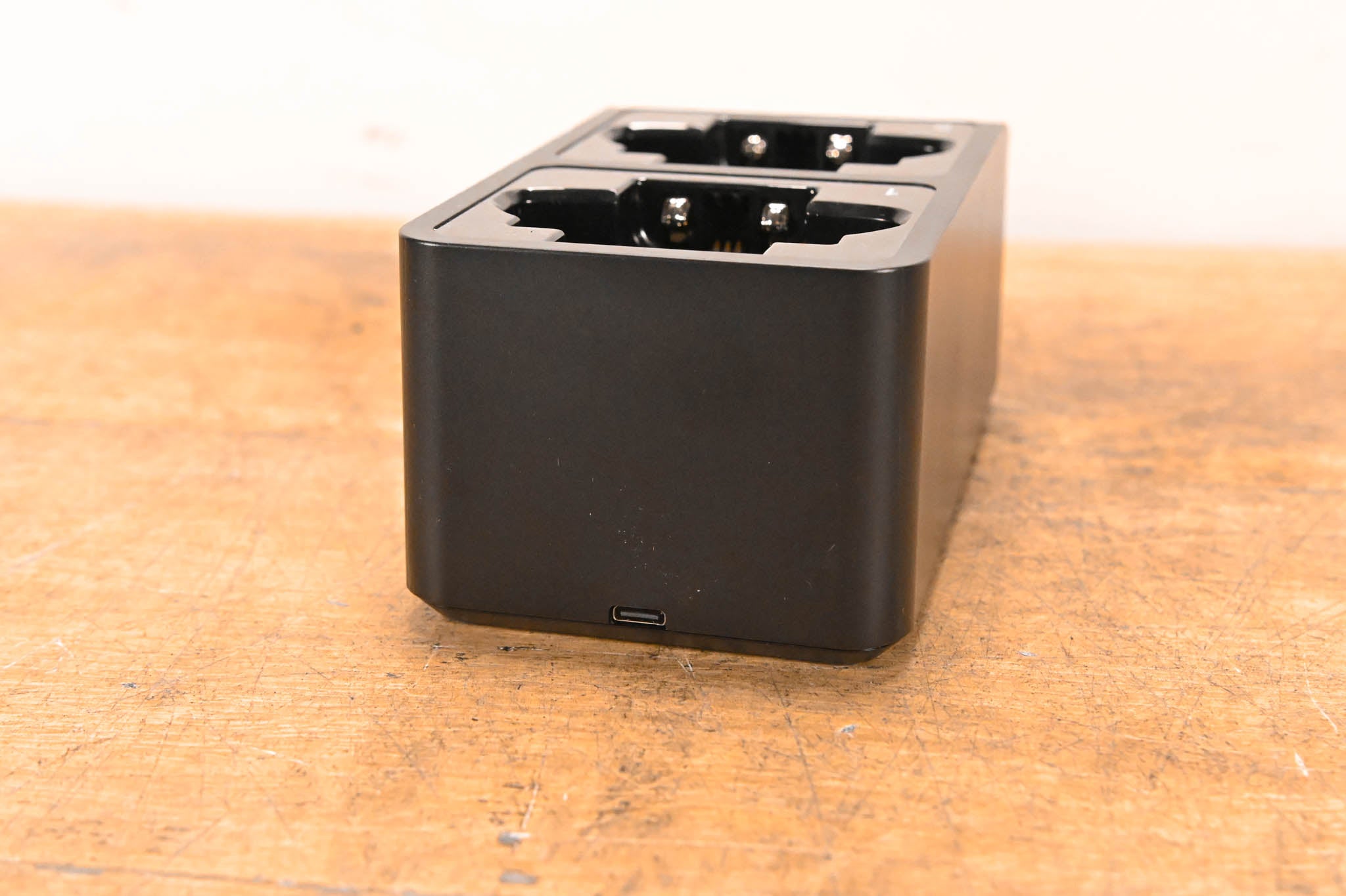 Shure SBC203 Dual-Docking Recharging Station