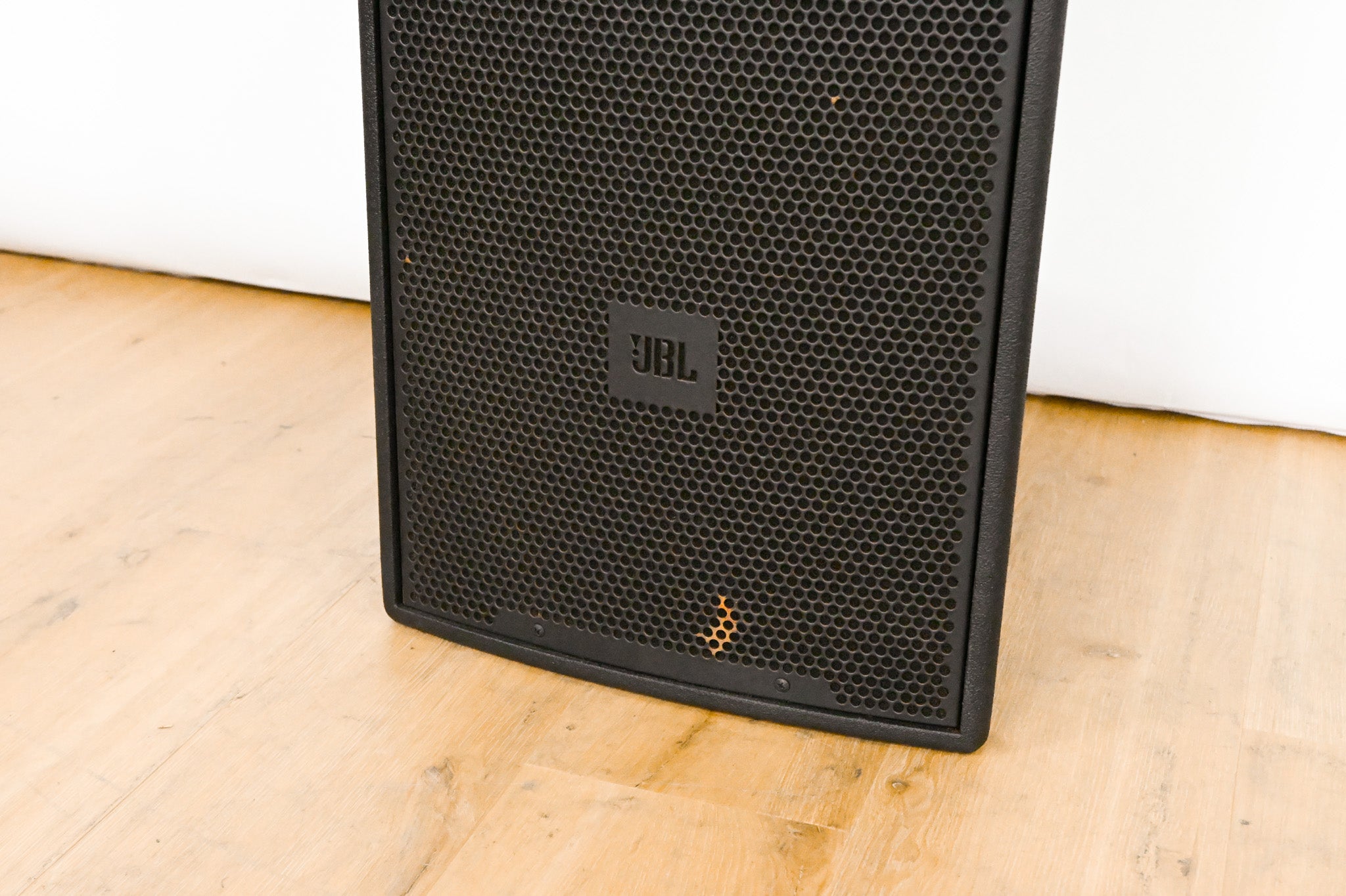 JBL VP7212/64DP 2-Way Powered Speaker