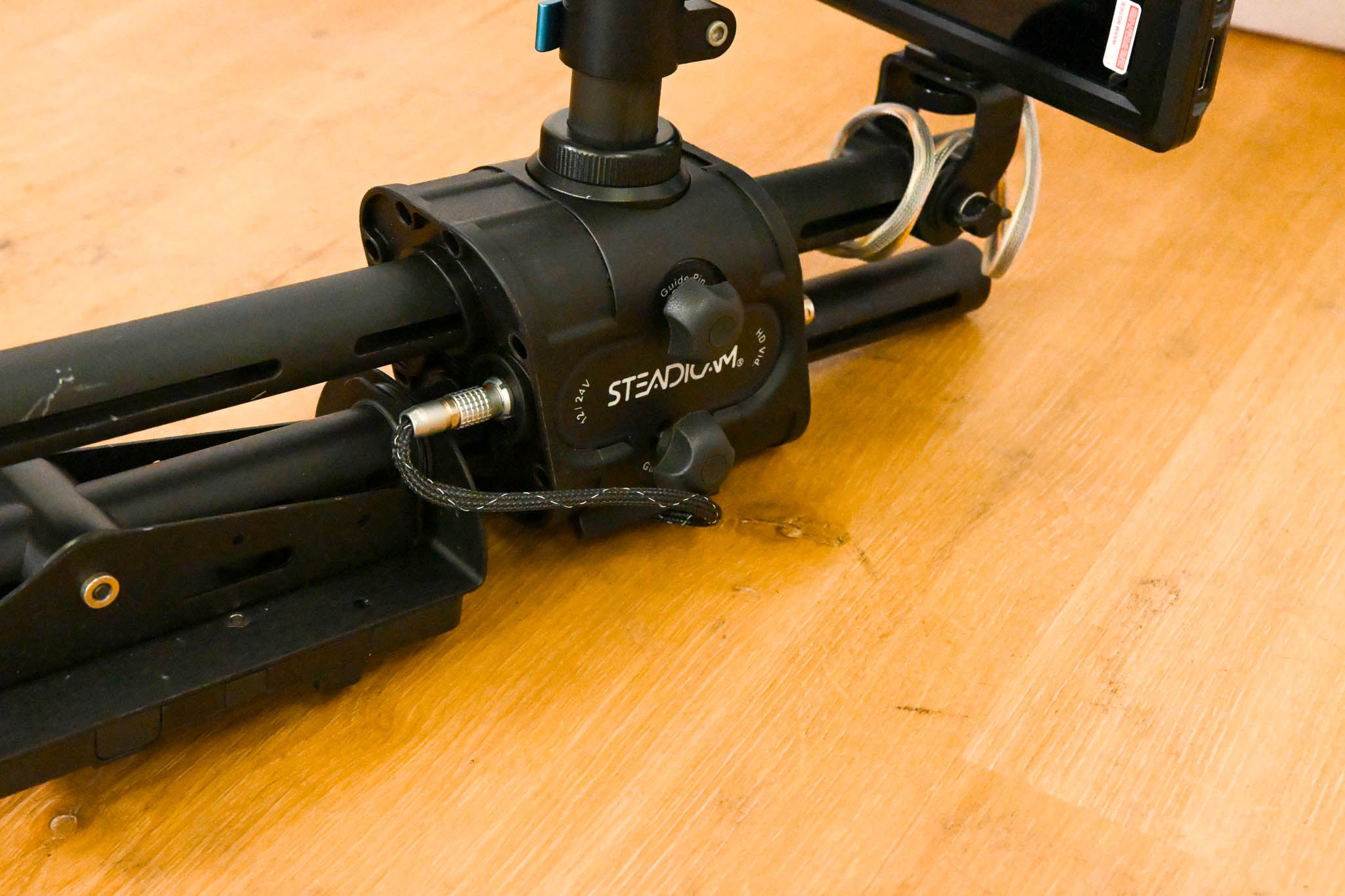 Steadicam Zephyr HD Camera Stabilizer System w/Arm, Vest, Monitor & Case