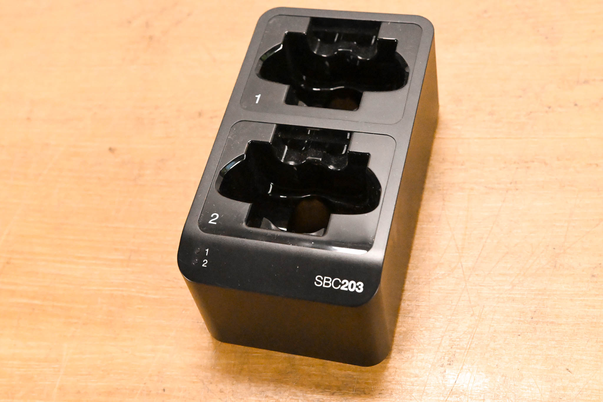 Shure SBC203 Dual-Docking Recharging Station (NO POWER SUPPLY)