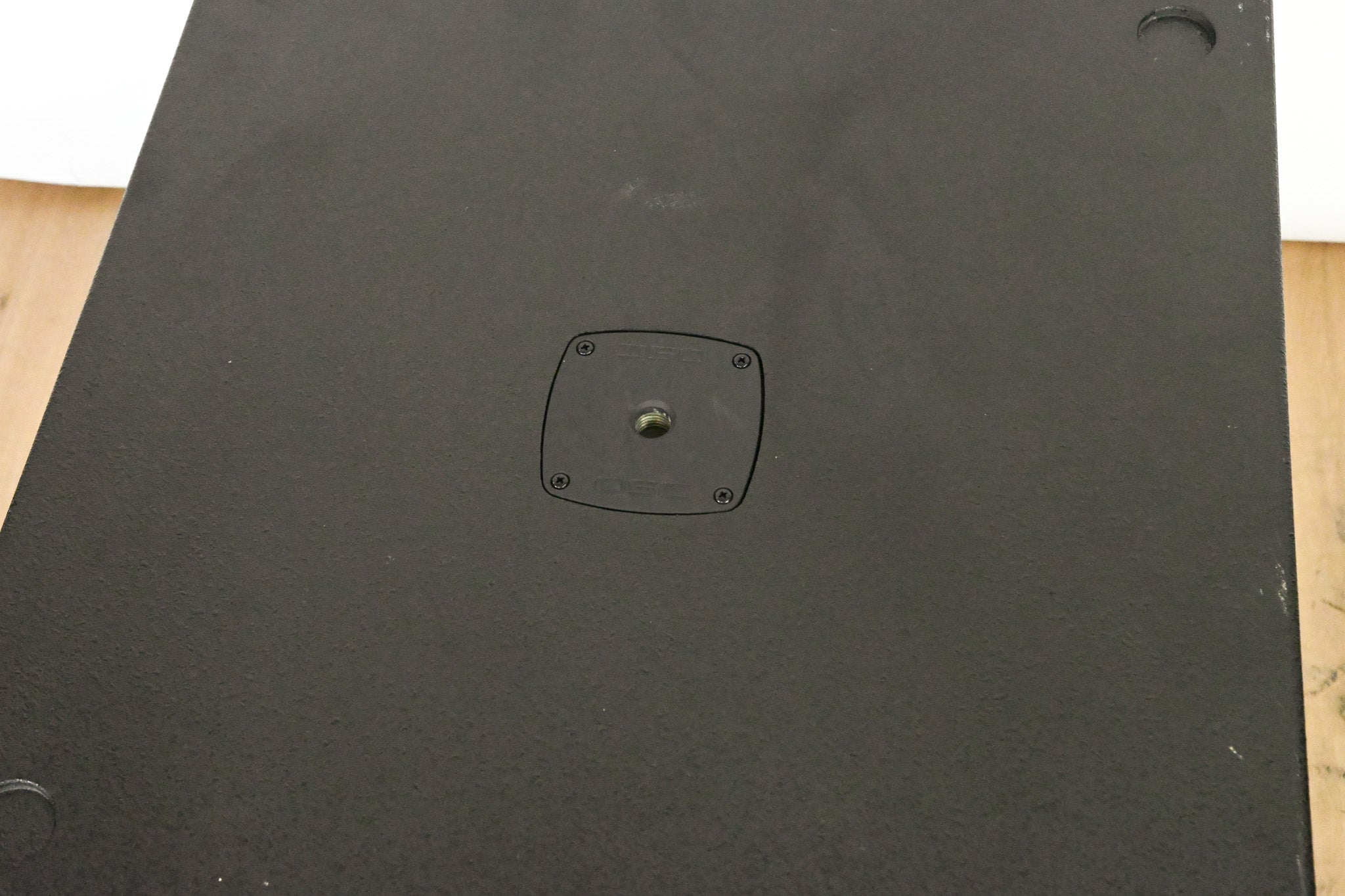 QSC KW181 1000W 18" Powered Subwoofer
