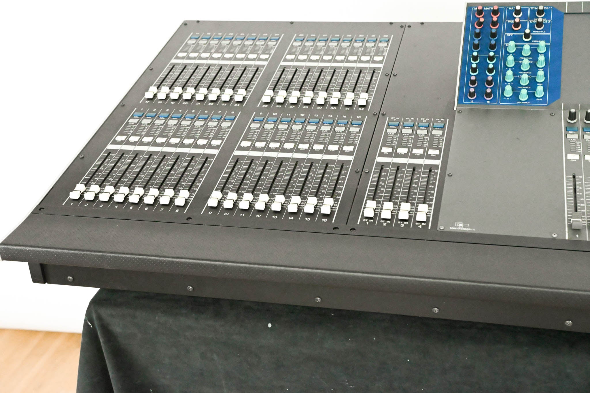 Yamaha M7CL-48ES 48-Channel EtherSound Digital Audio Mixer