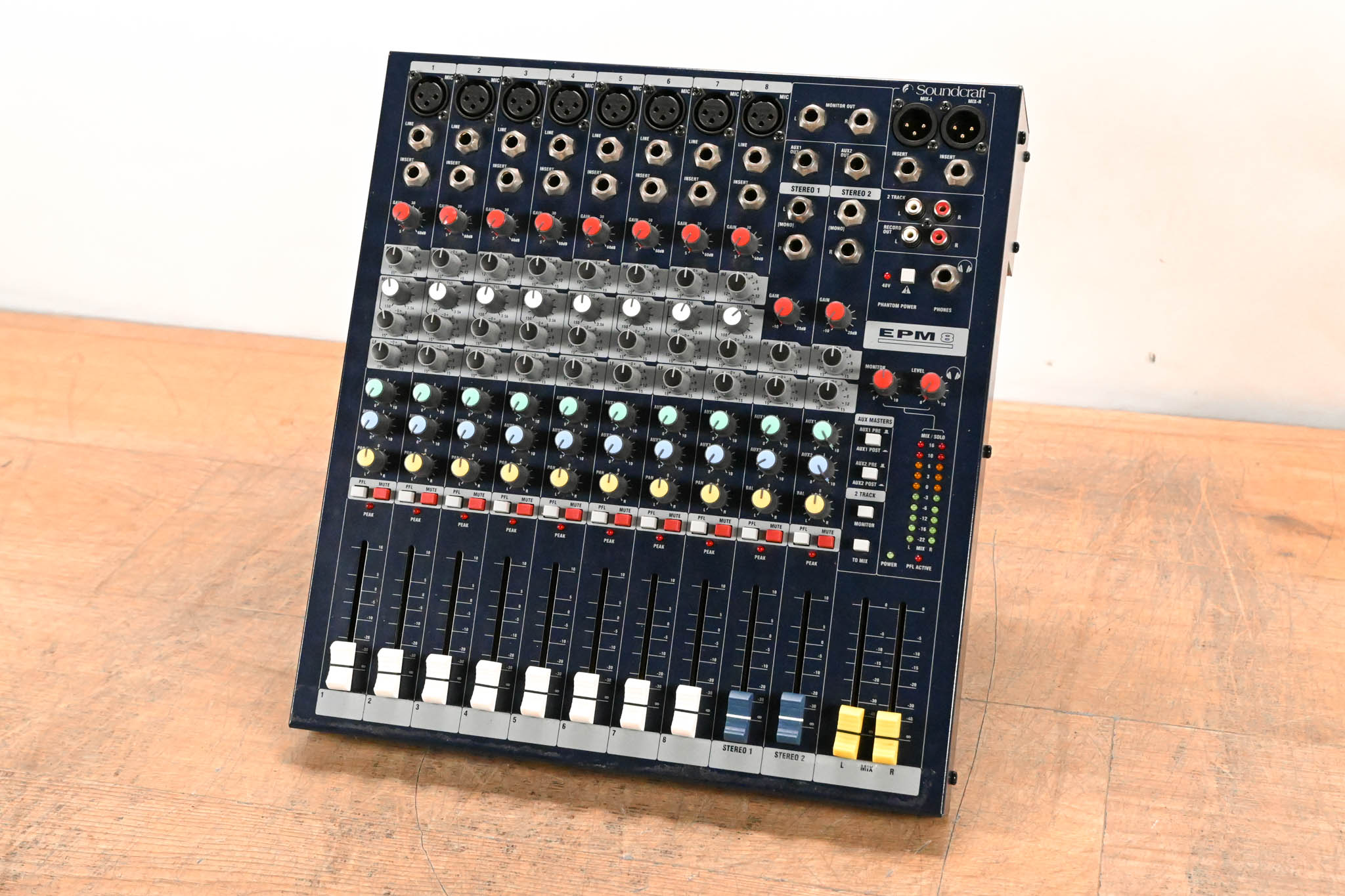 Soundcraft EPM8 High-Performance 10-Channel Analog Audio Mixer