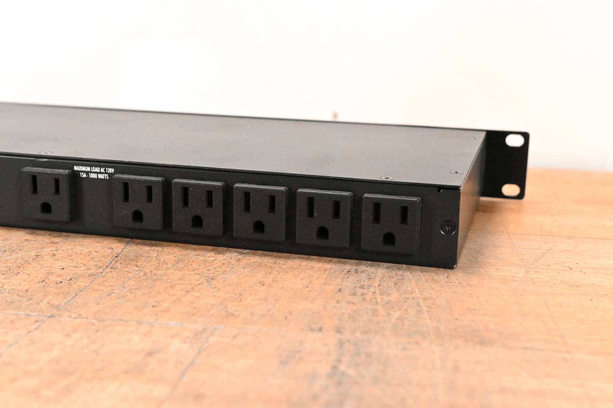 Furman M-8Lx 15A Merit Series Power Conditioner with Lights