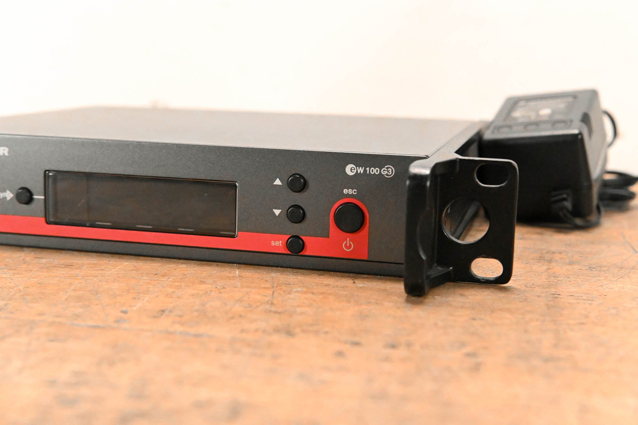 Sennheiser EM 100 G3 Wireless Receiver - A Range: 516-558 MHz