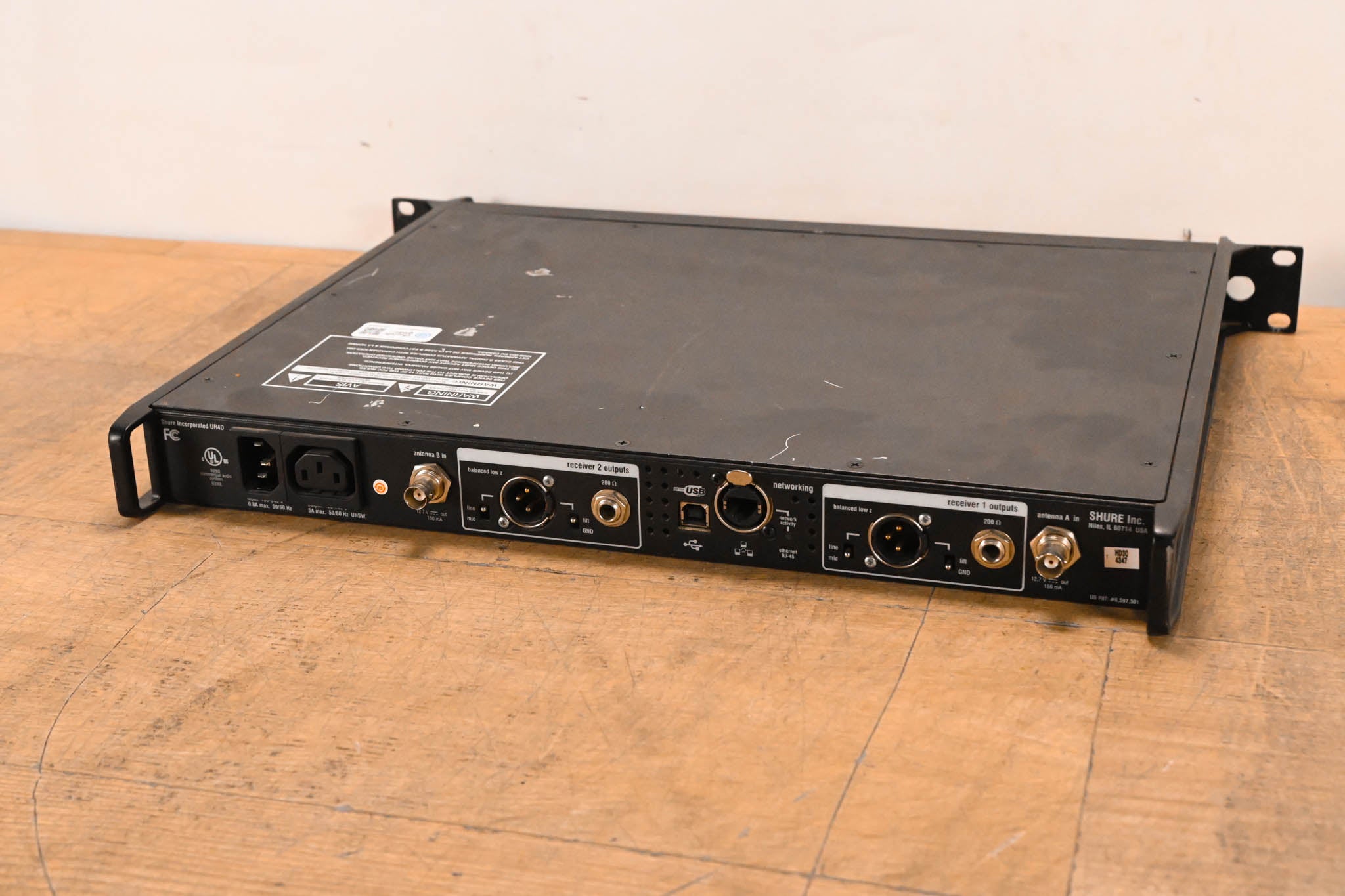 Shure UR4D Dual Wireless Receiver - G1 Band - 470-530 MHz