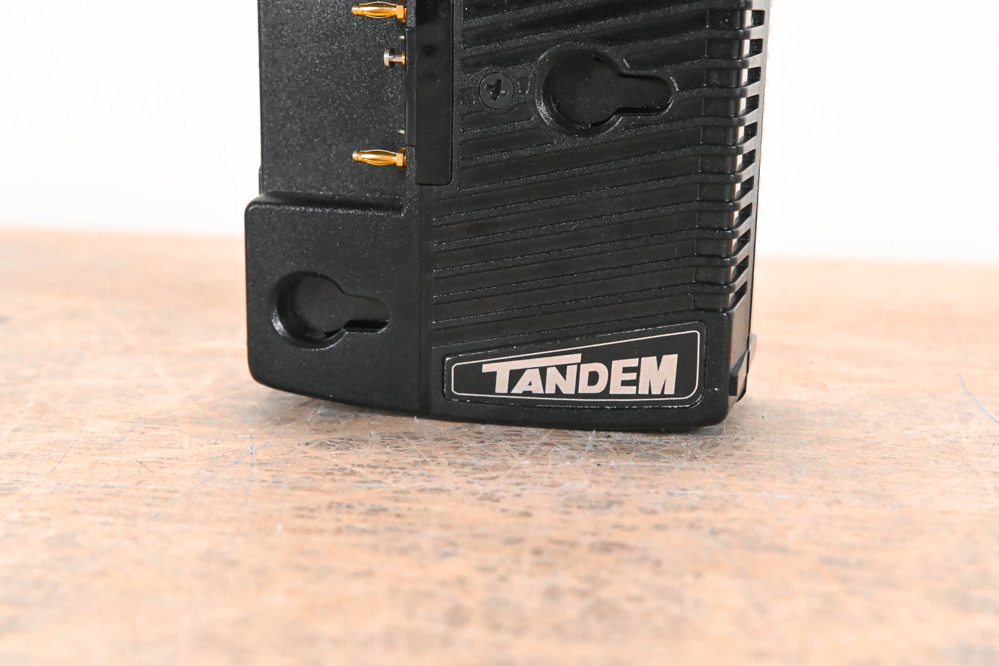 Anton Bauer Tandem-70 On-Camera AC Power/Charger