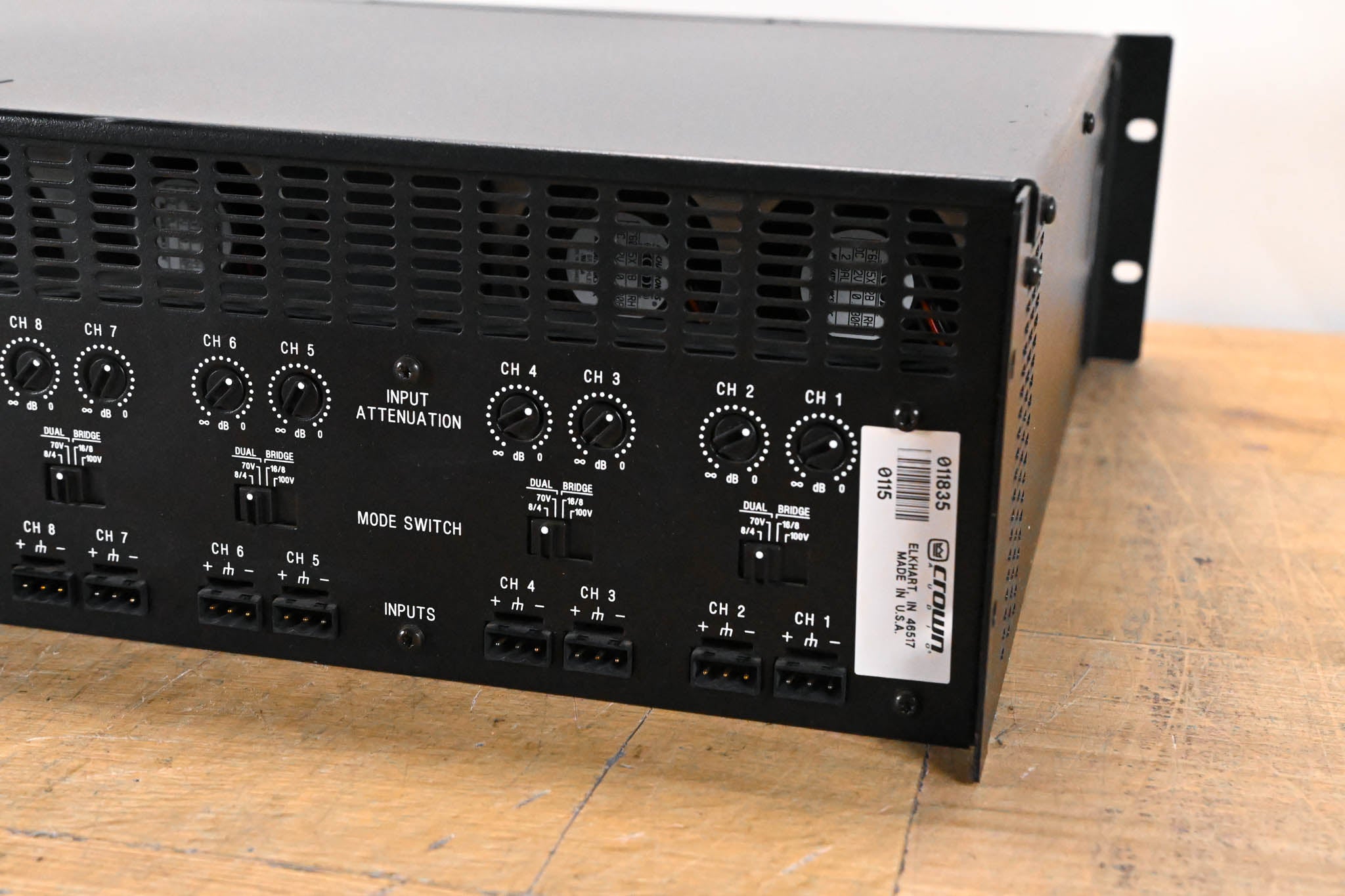 Crown CTs 8200 200W 8-Channel Power Amplifier
