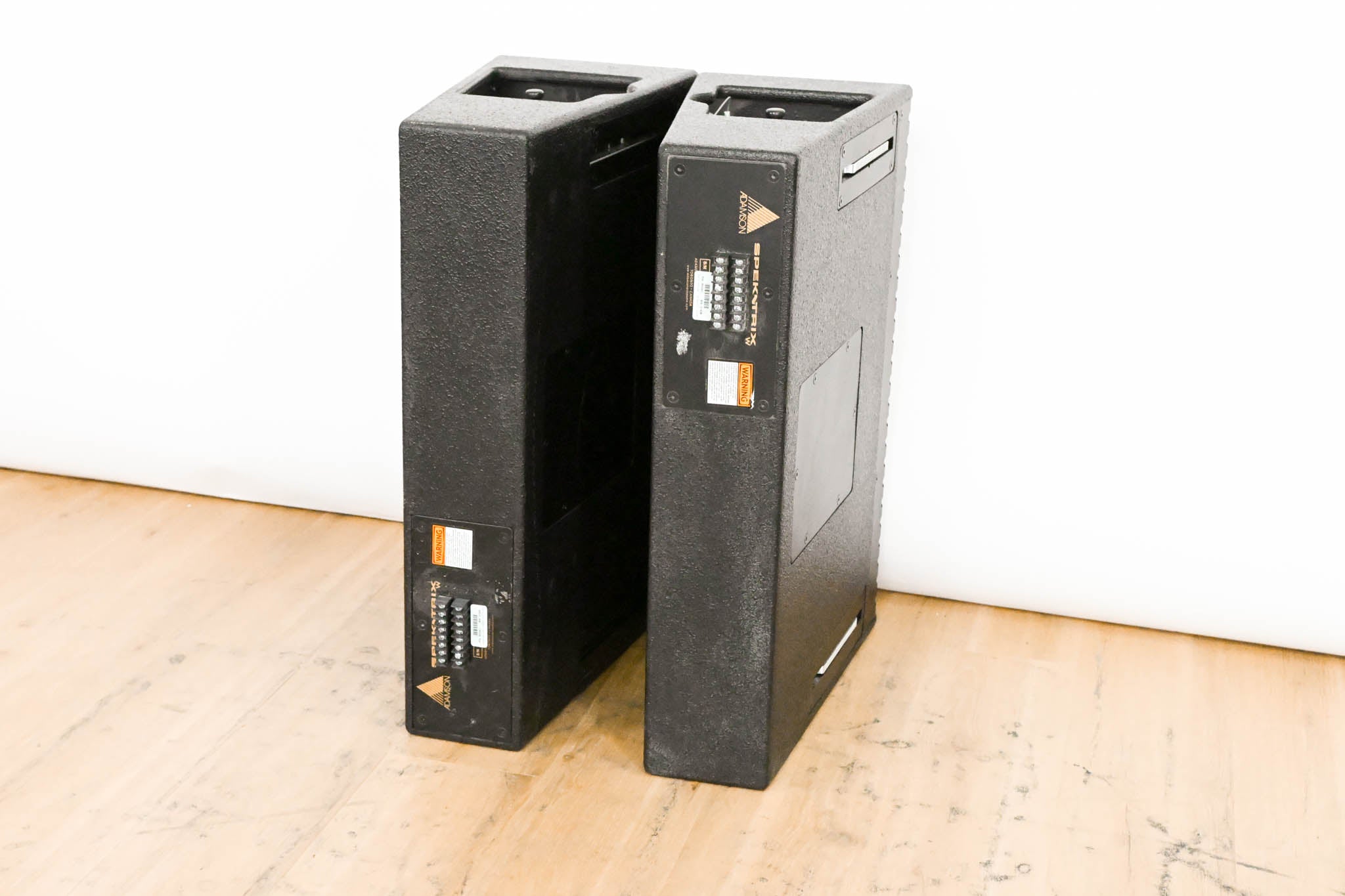 Adamson SpekTrix Wave Wide Angle Vertical Enclosure (PAIR)