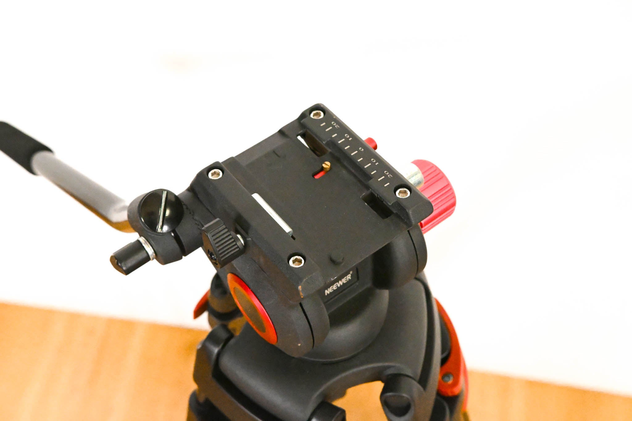 Neewer TP74 Pro 74" Aluminum Video Tripod with Fluid Head